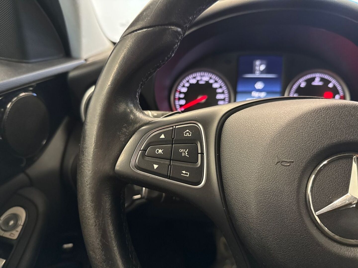 MERCEDES-BENZ C 24