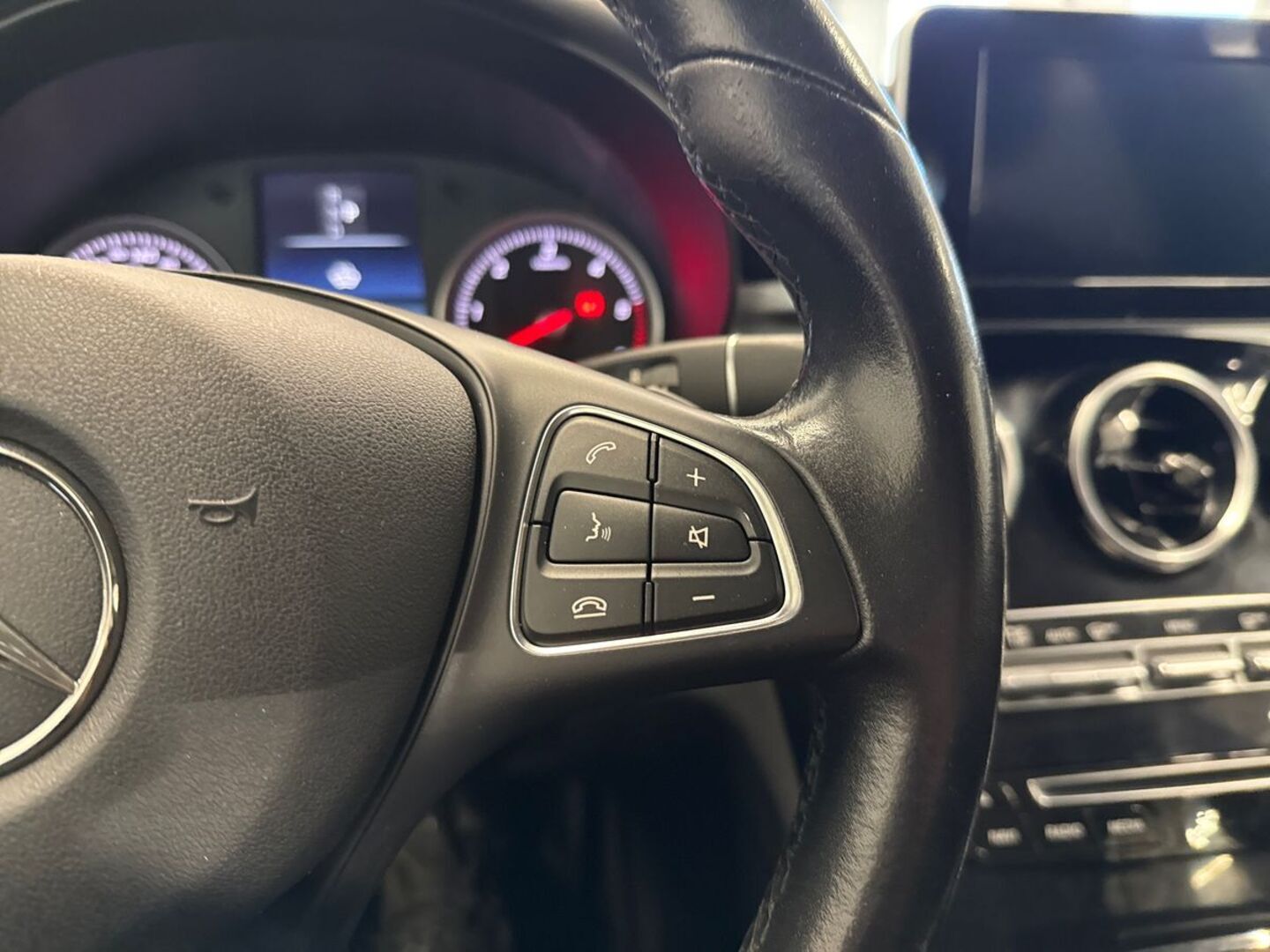 MERCEDES-BENZ C 25