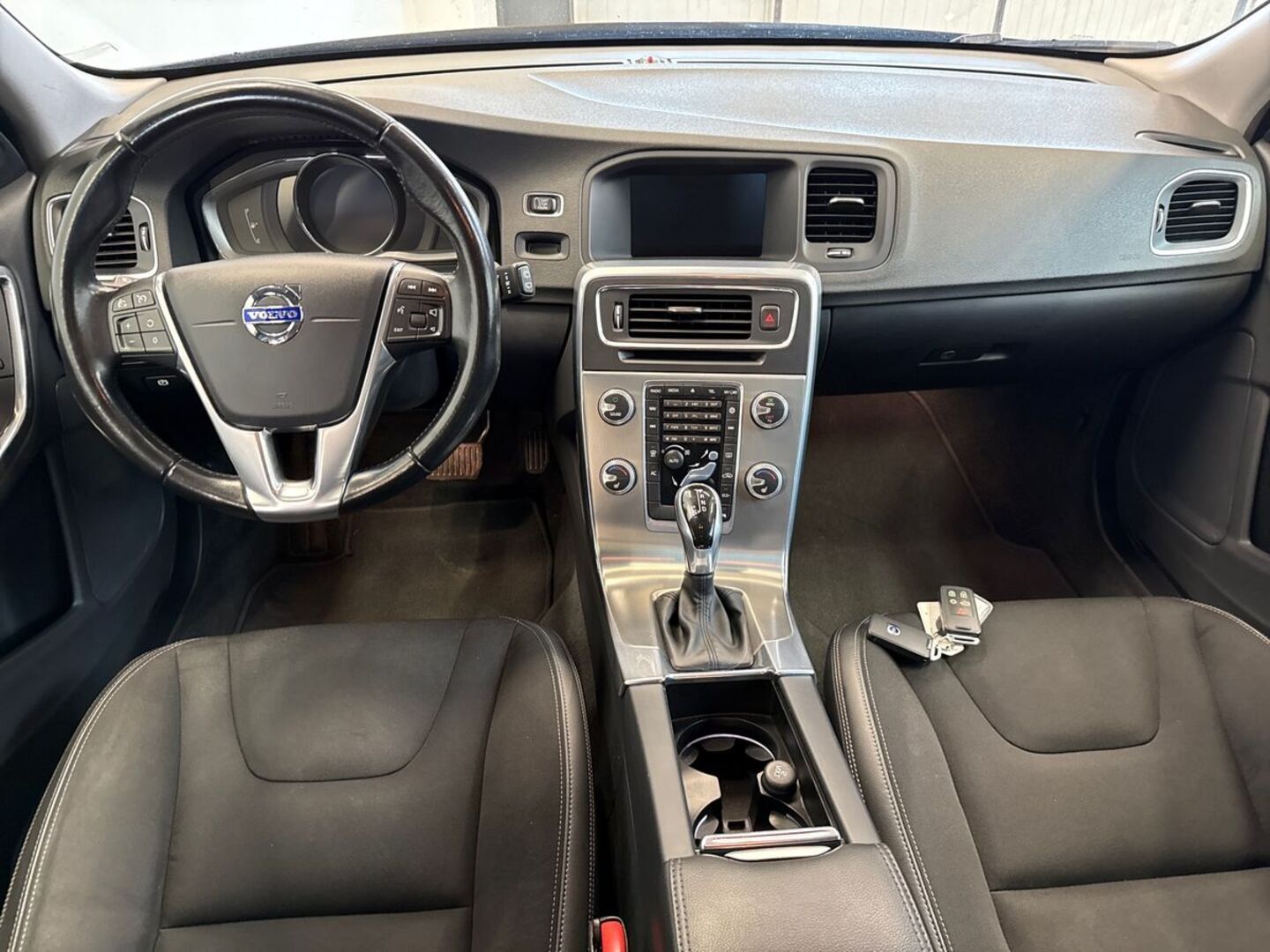 VOLVO V60 Cross Country 2015