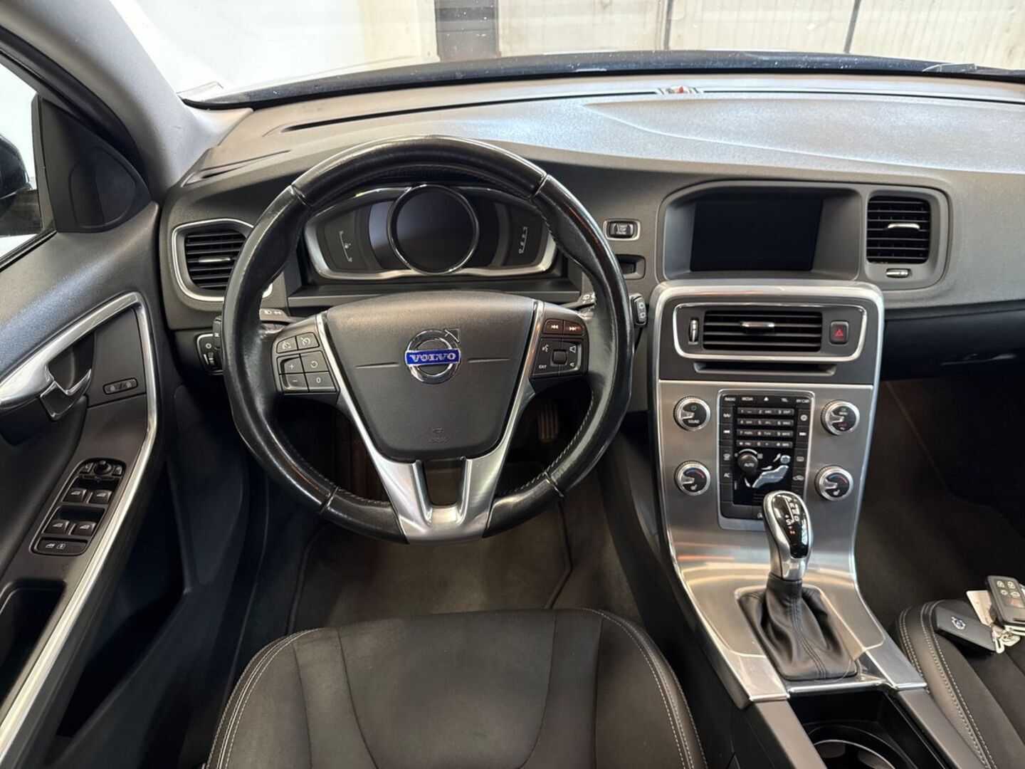 VOLVO V60 Cross Country 2015