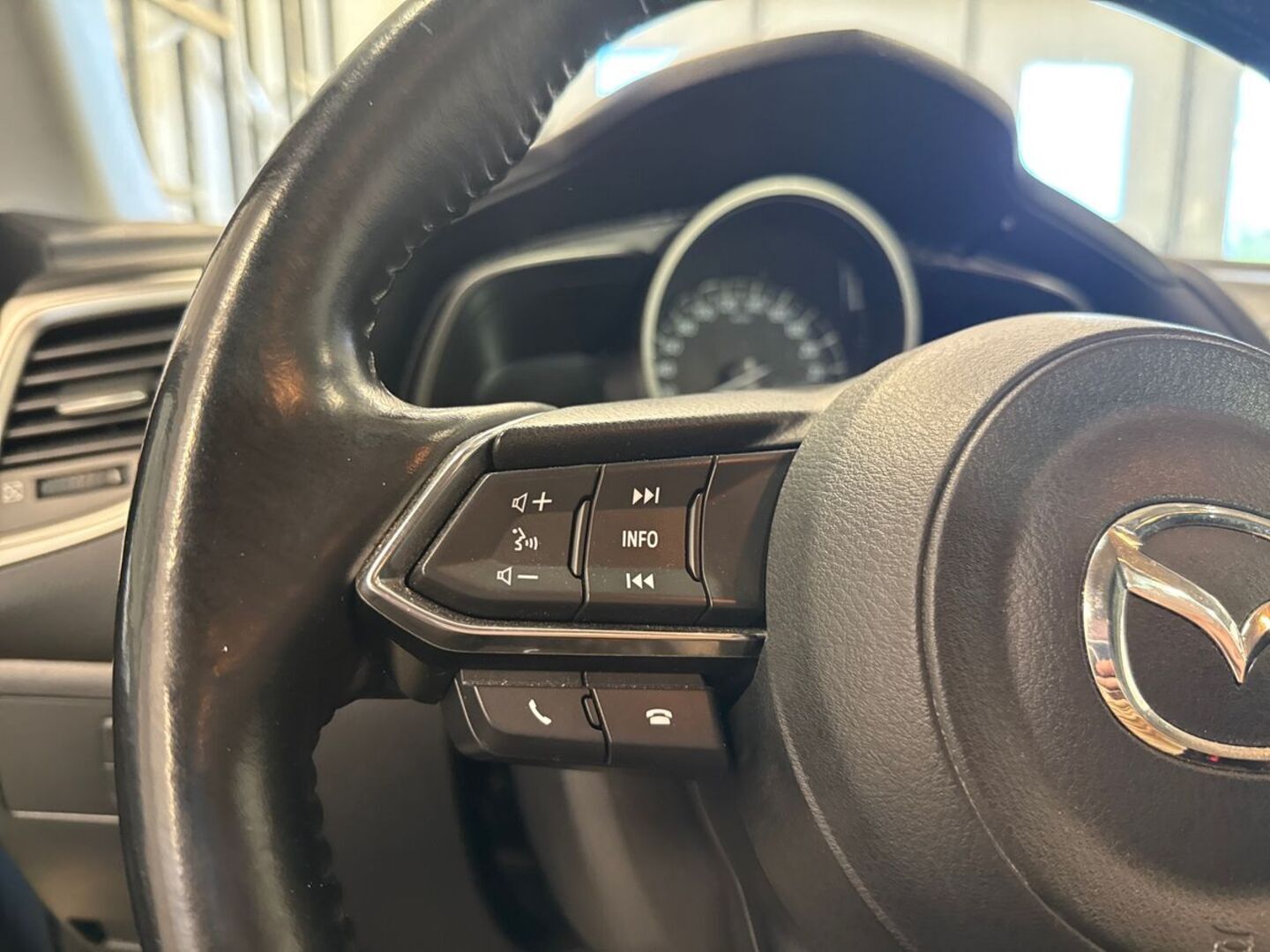 MAZDA Mazda3 2018