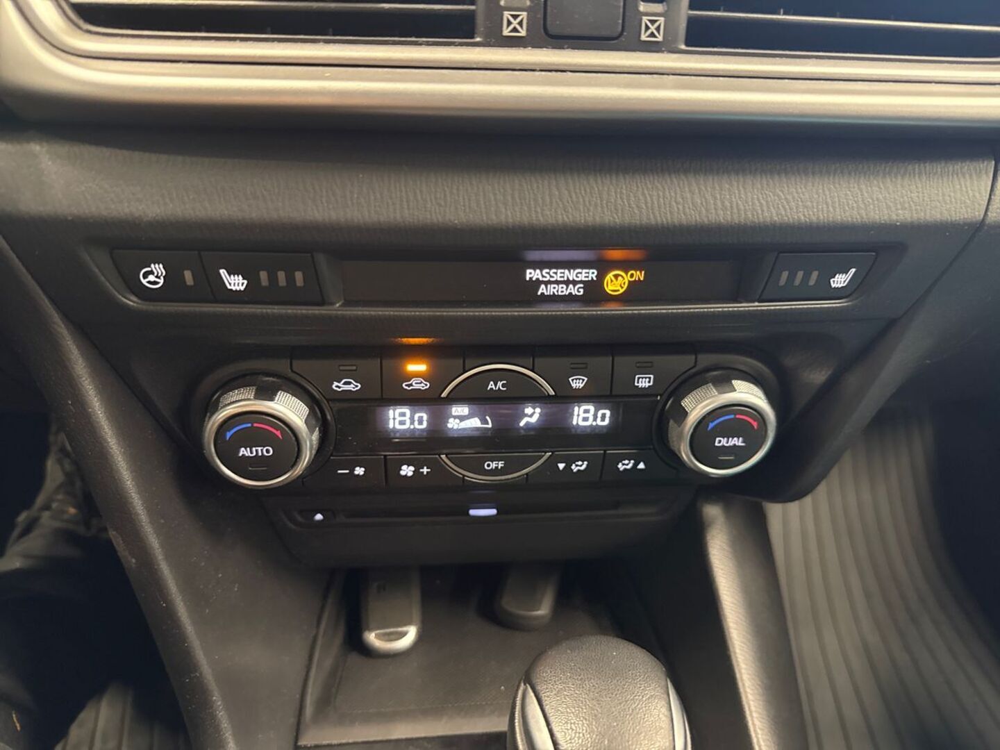 MAZDA Mazda3 2018