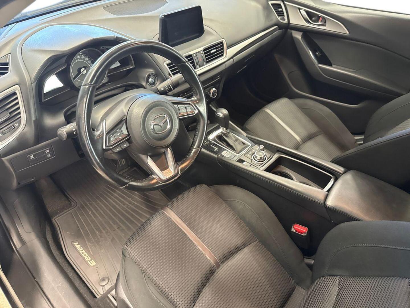 MAZDA Mazda3 2018