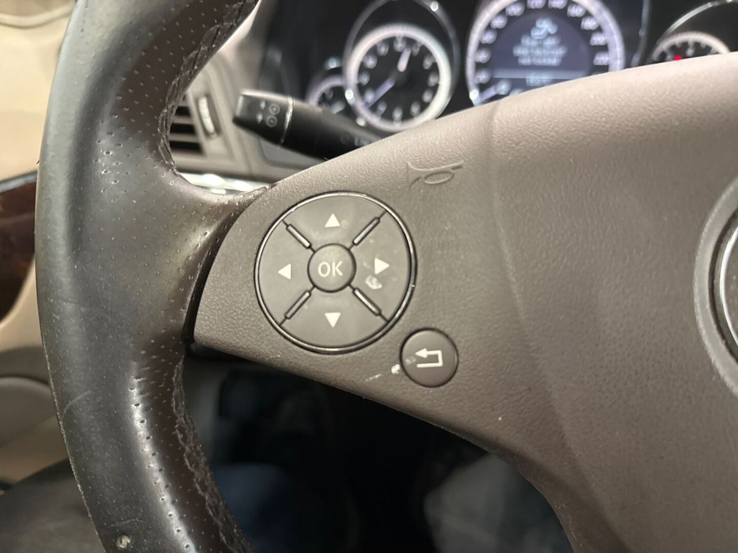 MERCEDES-BENZ E 19