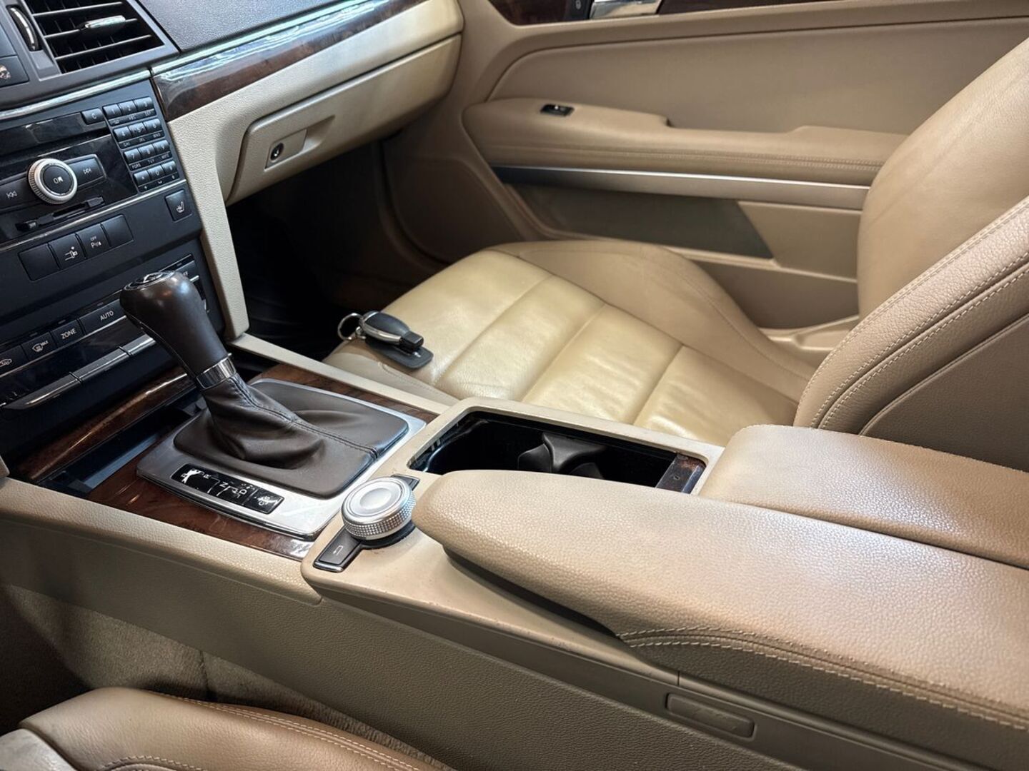 MERCEDES-BENZ E 23