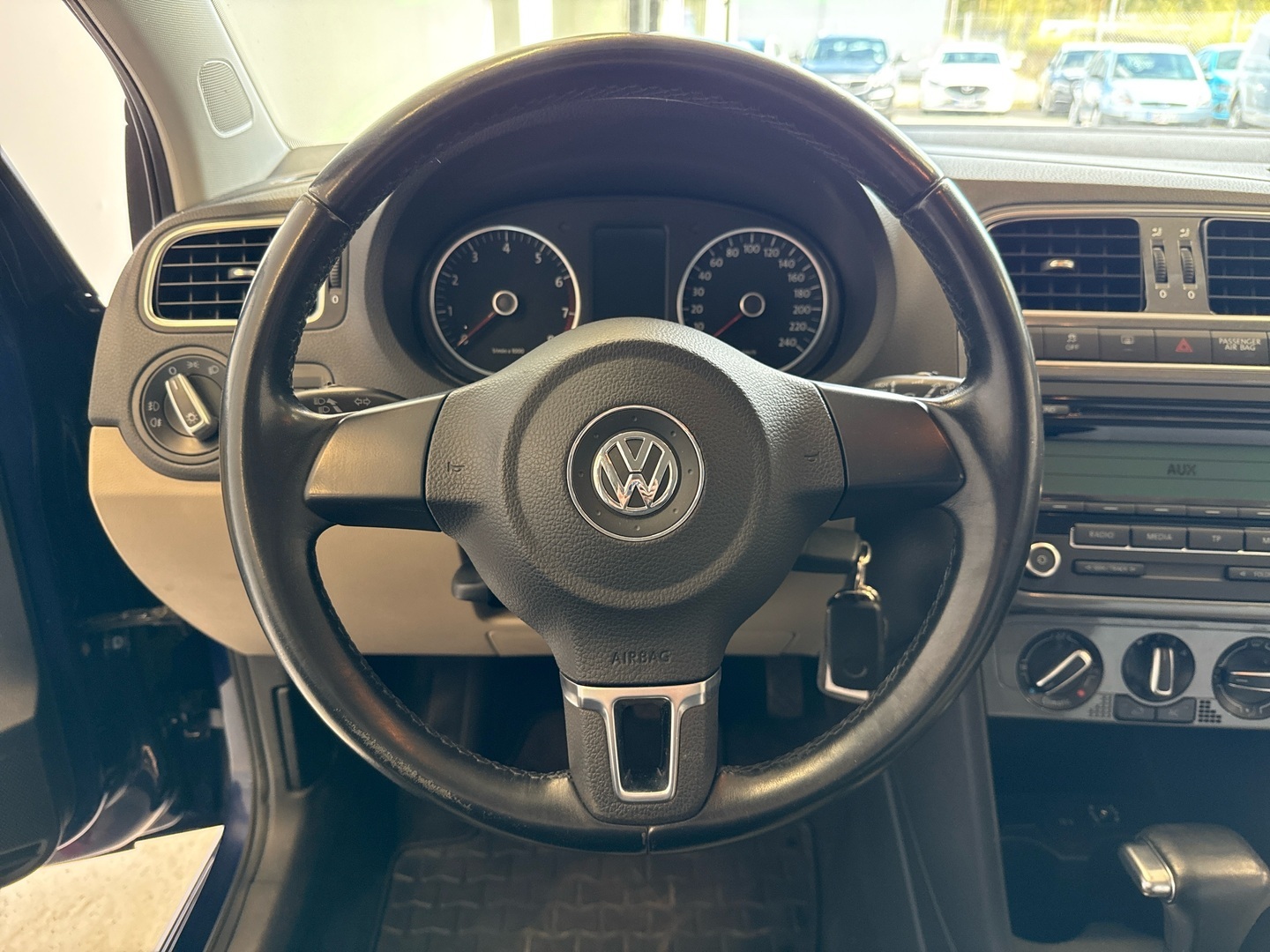 VOLKSWAGEN Polo 2010
