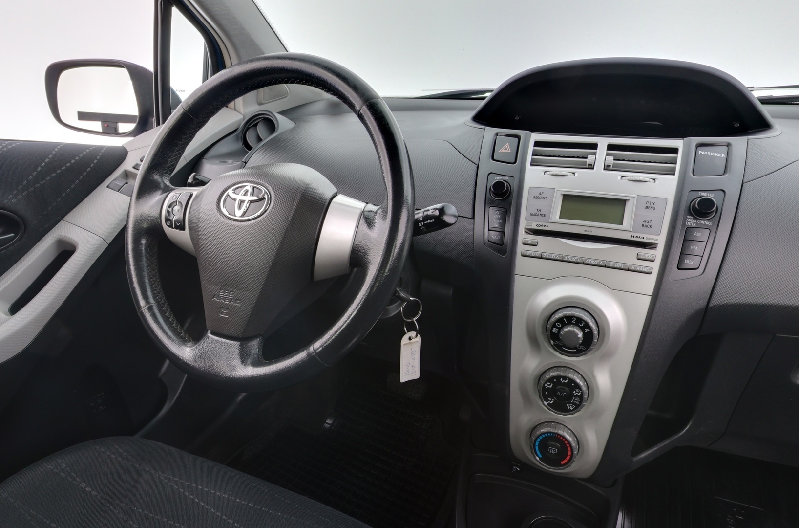 TOYOTA Yaris 2006