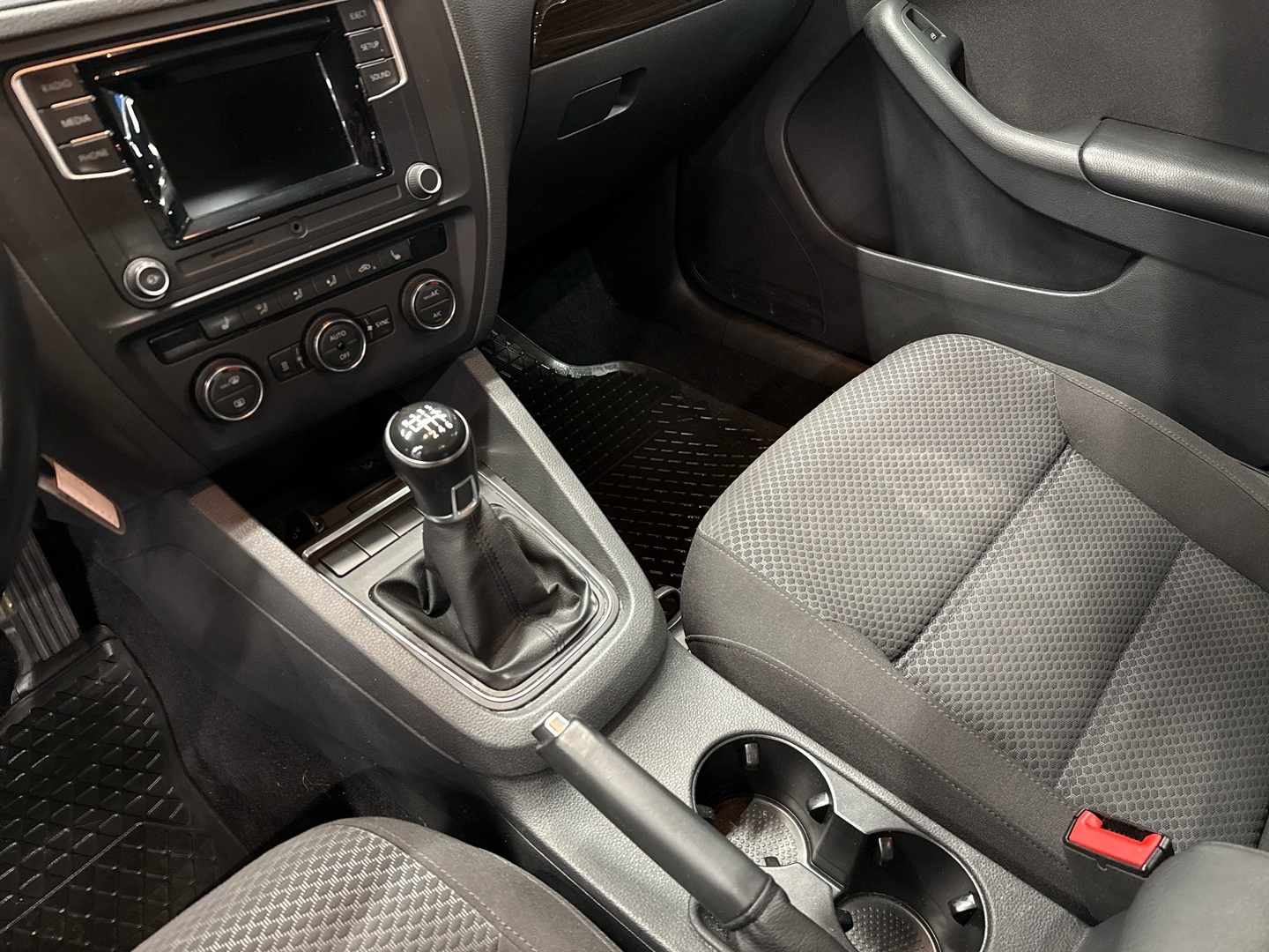 VOLKSWAGEN Jetta 2015