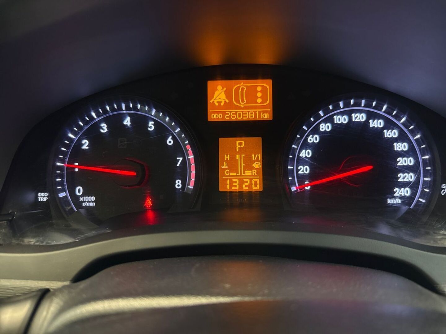 TOYOTA Avensis 2013