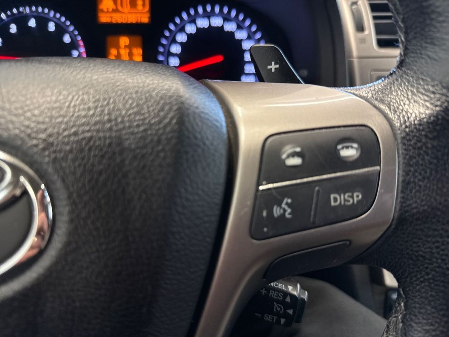 TOYOTA Avensis 2013