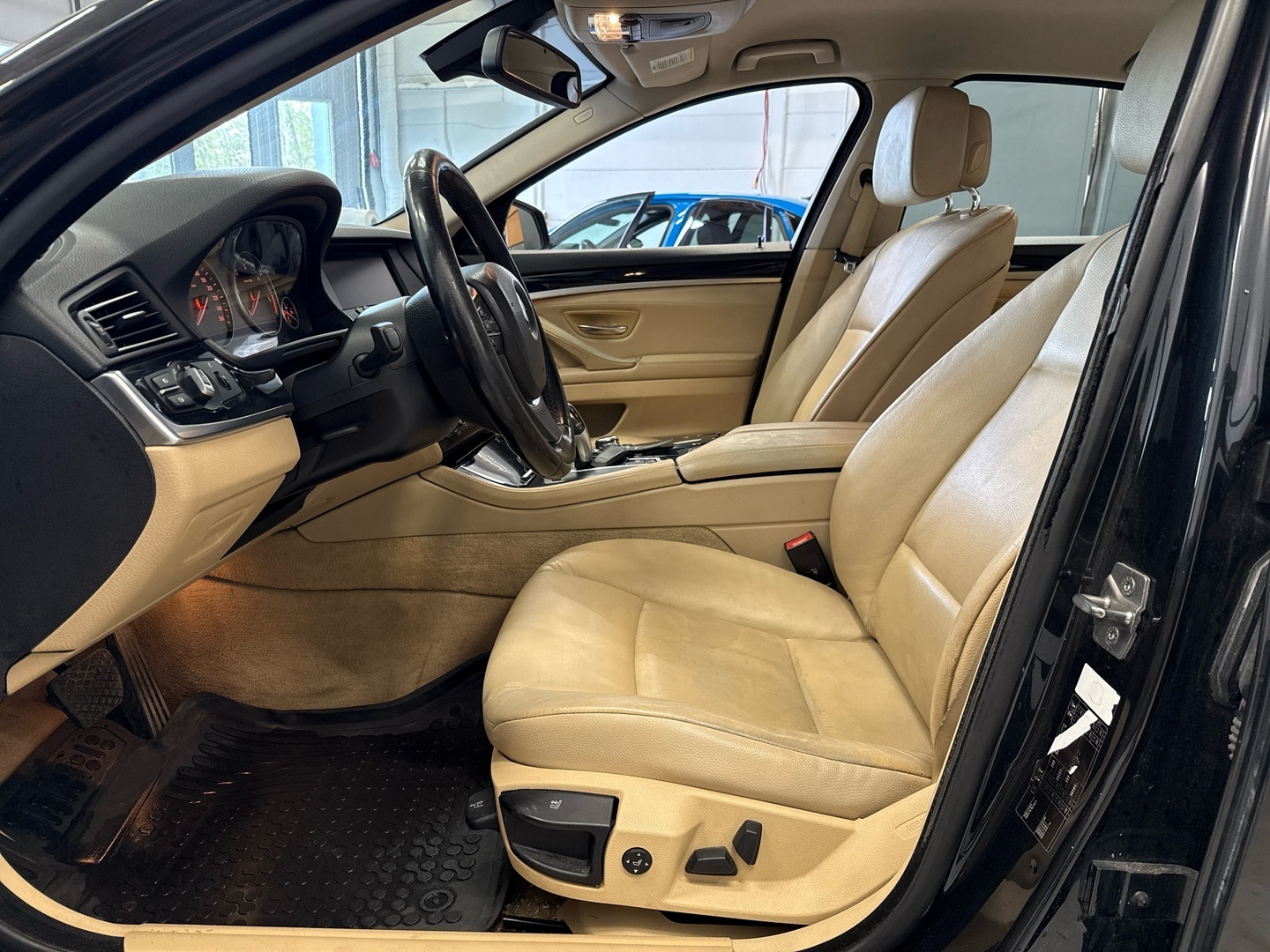 BMW 520 2011