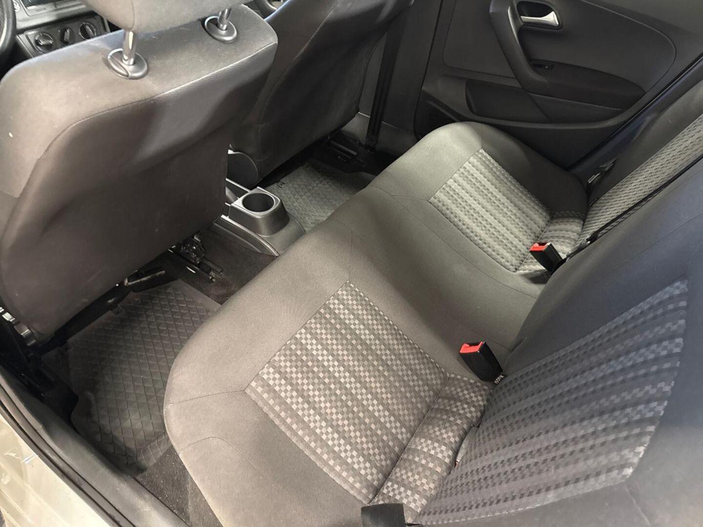 VOLKSWAGEN Polo 2016