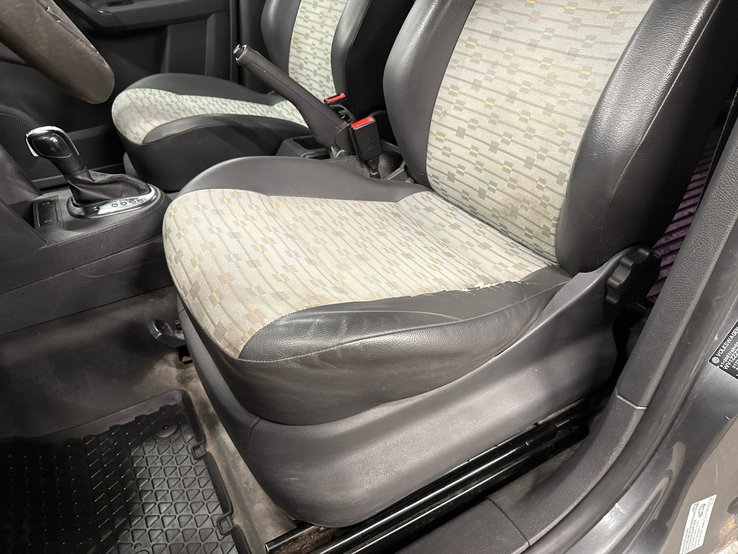 VOLKSWAGEN Caddy 2012