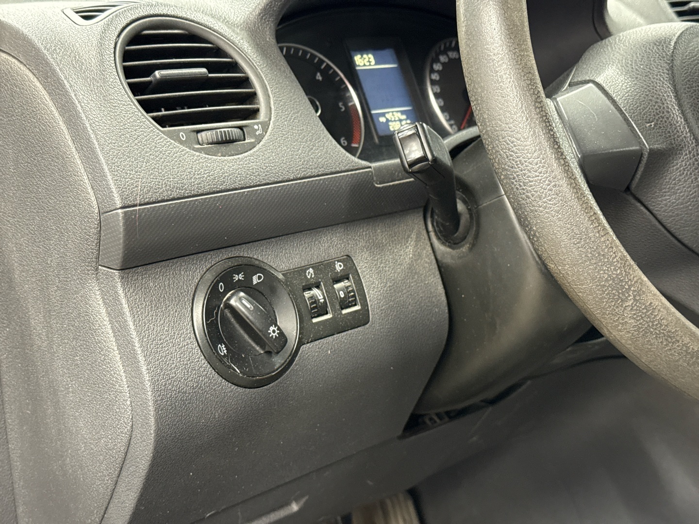 VOLKSWAGEN Caddy 2012