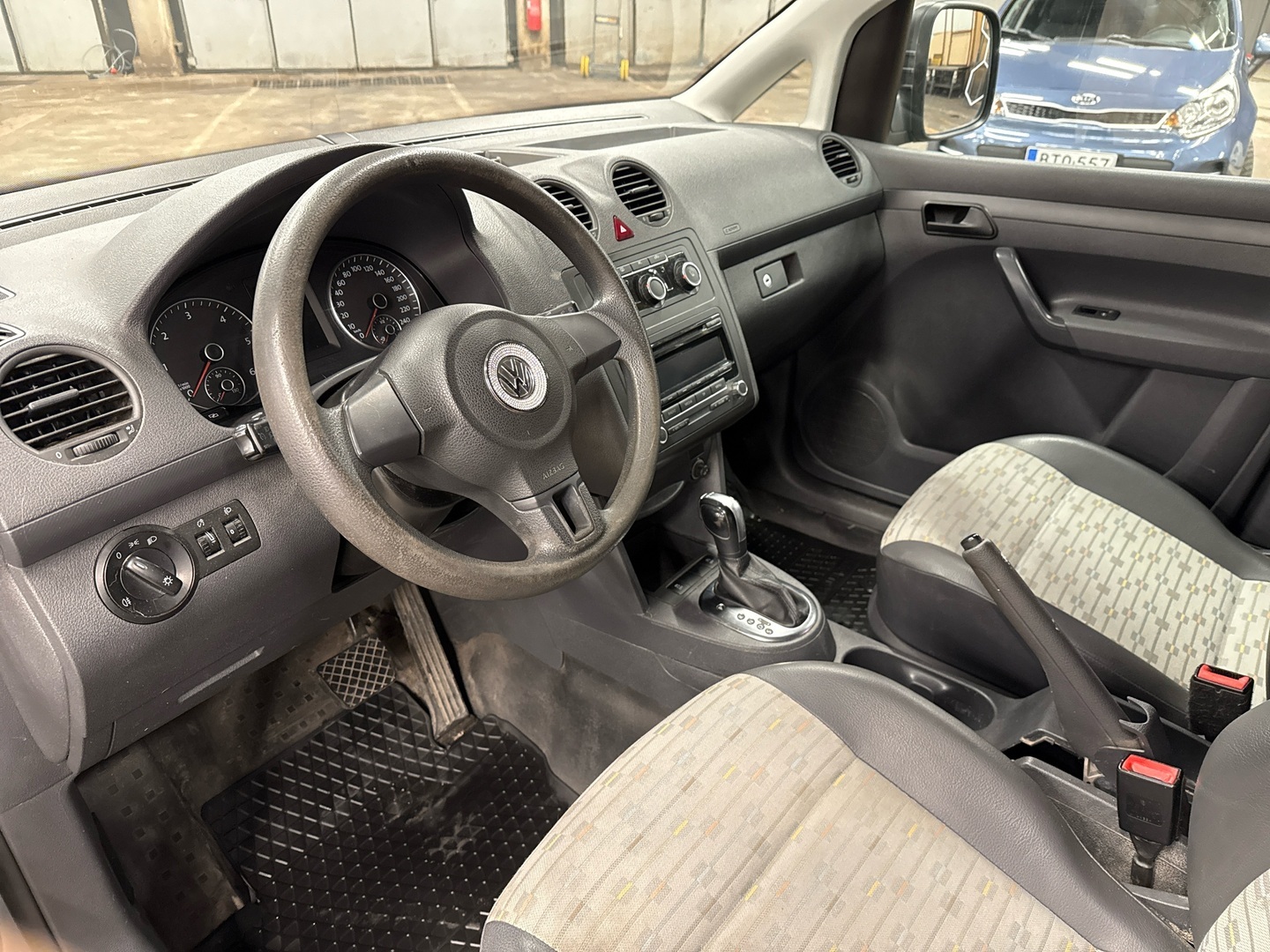 VOLKSWAGEN Caddy 2012