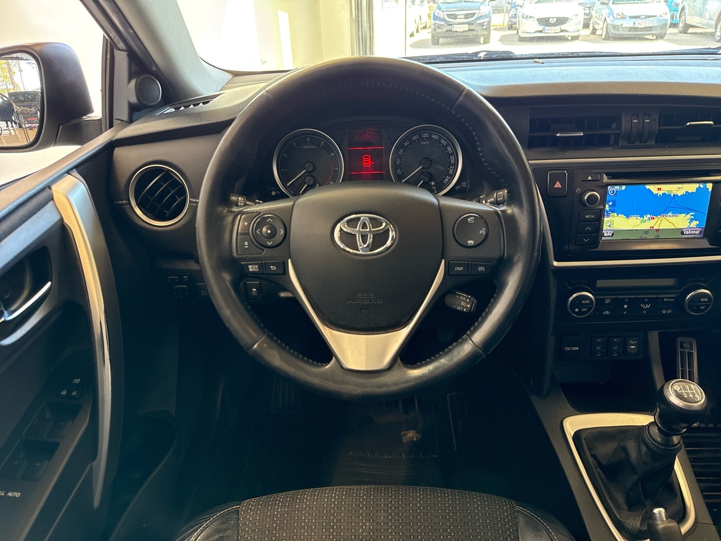TOYOTA Auris 2014