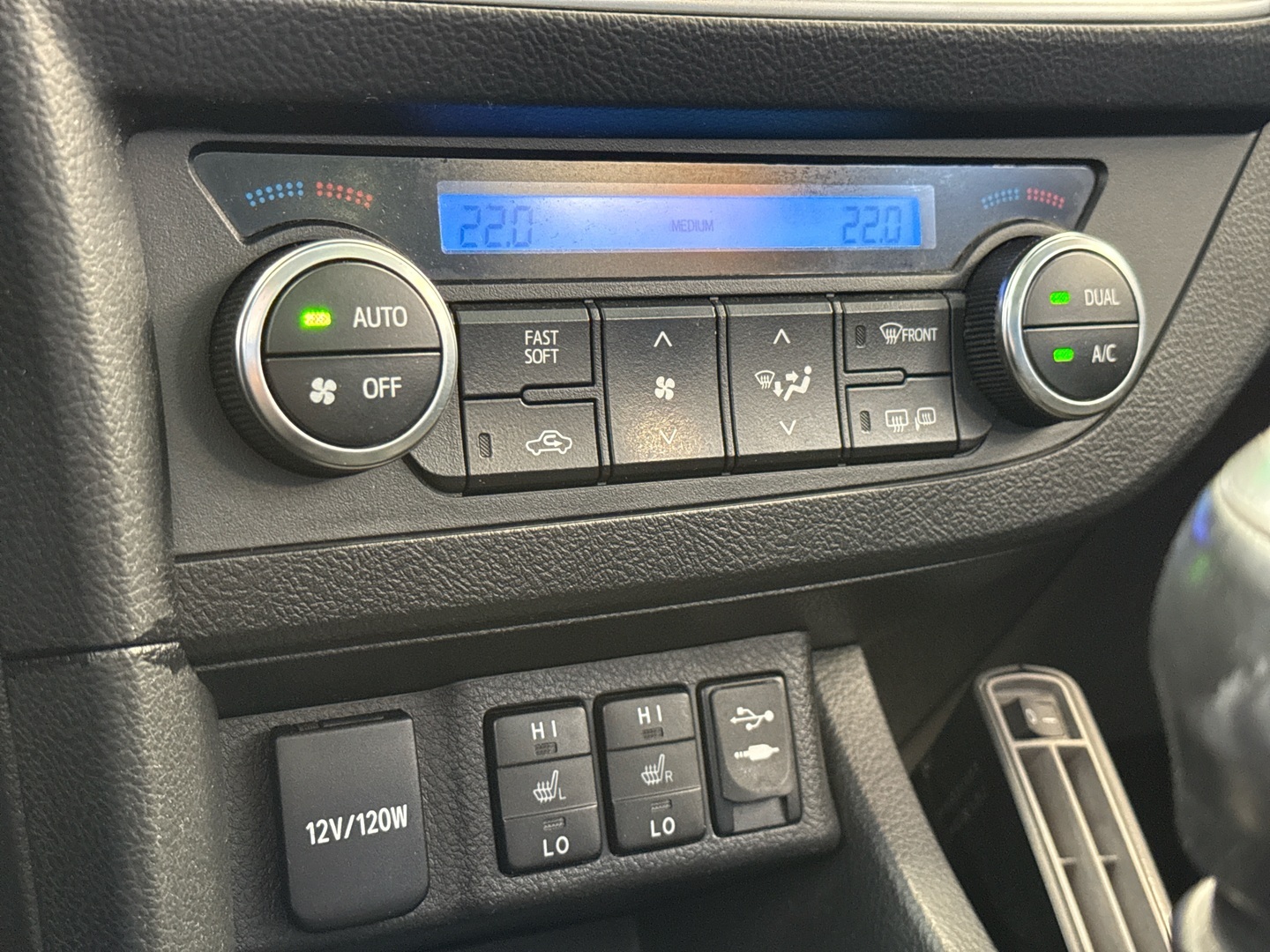 TOYOTA Auris 2014