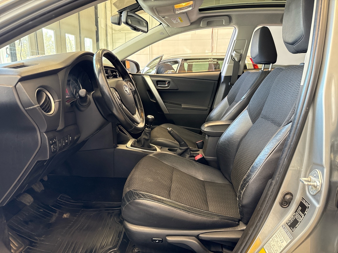 TOYOTA Auris 2014