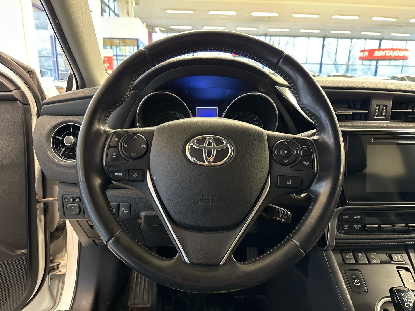 TOYOTA Auris 2015