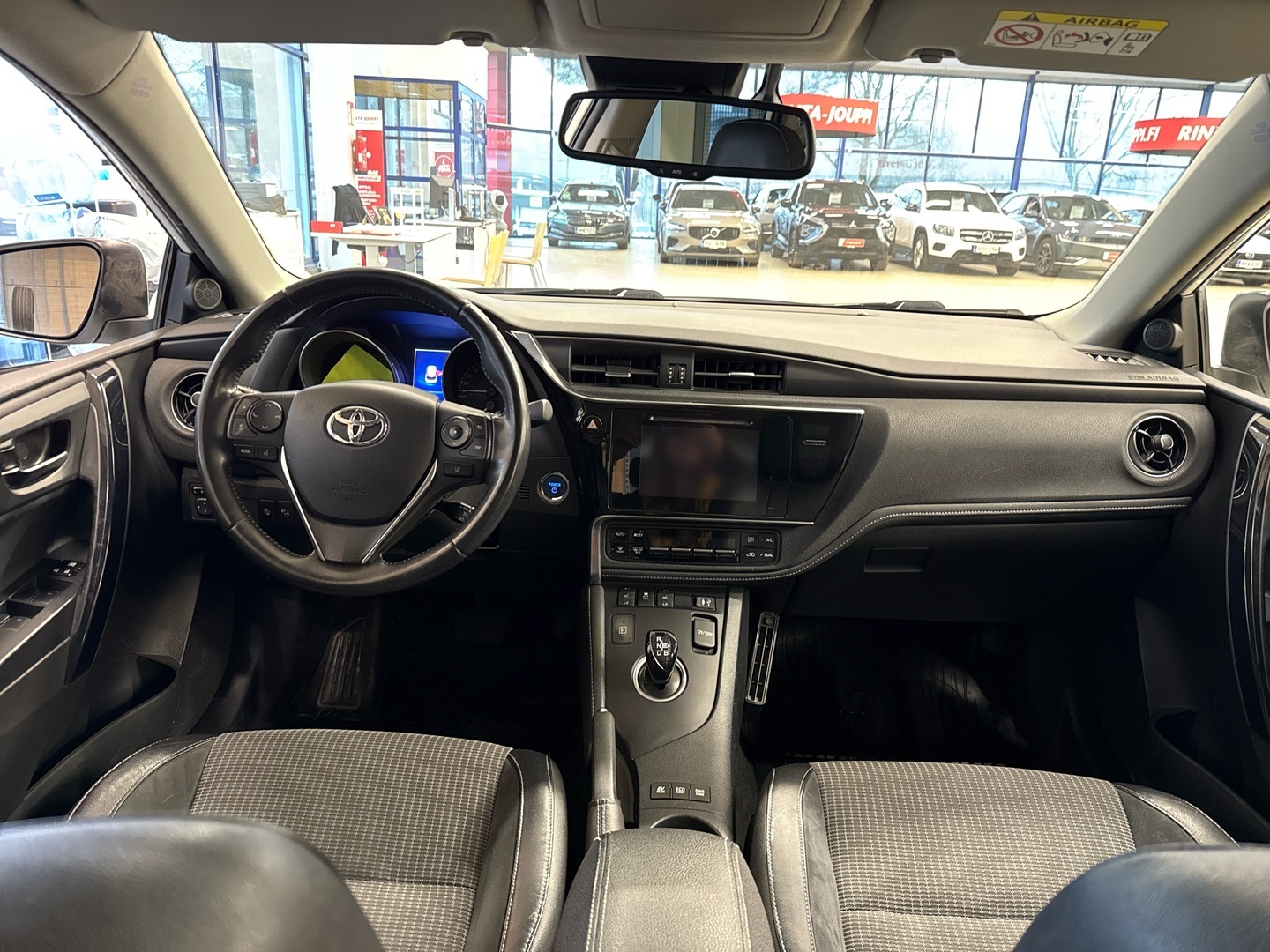 TOYOTA Auris 2015