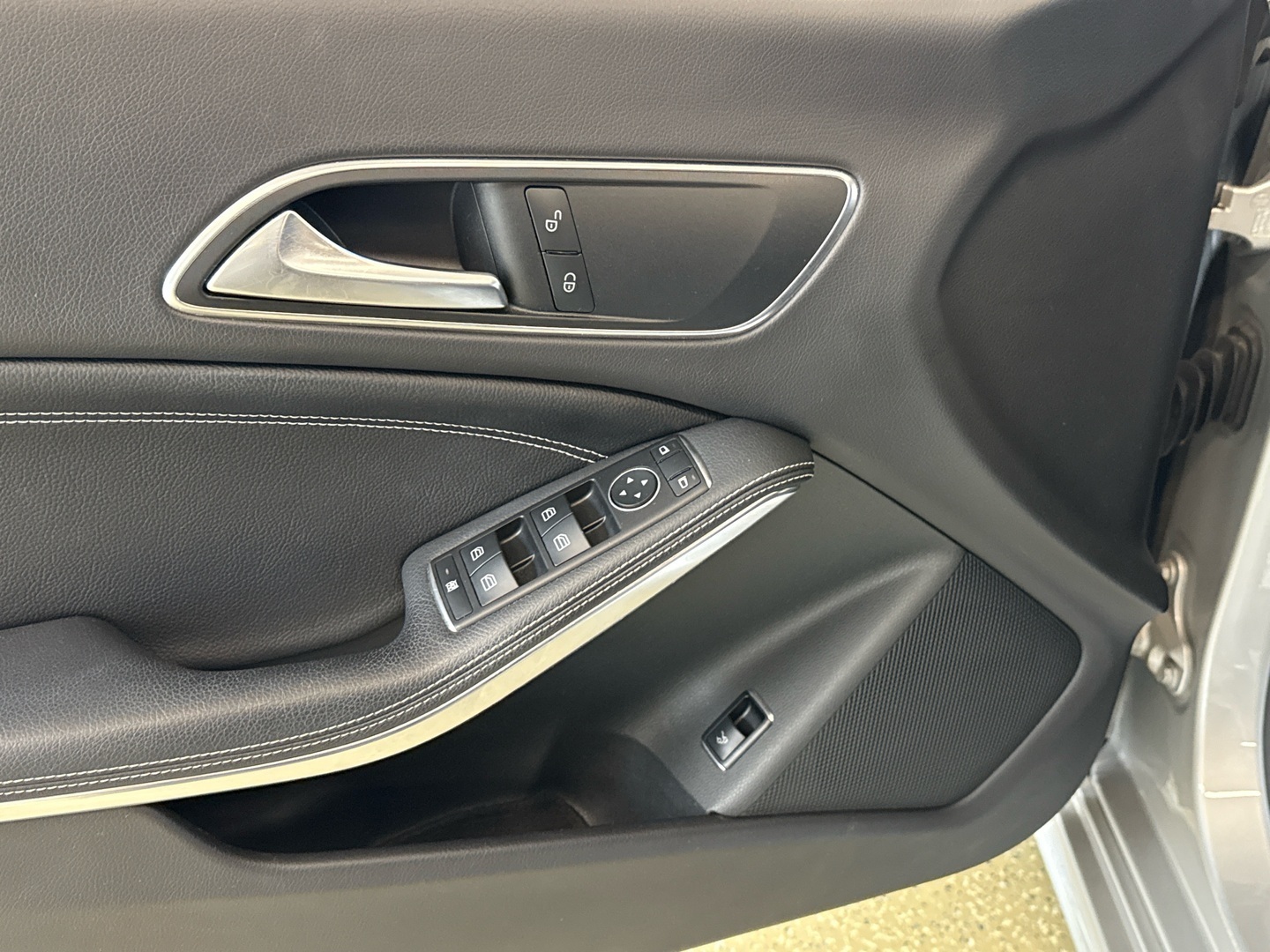 MERCEDES-BENZ CLA 2017