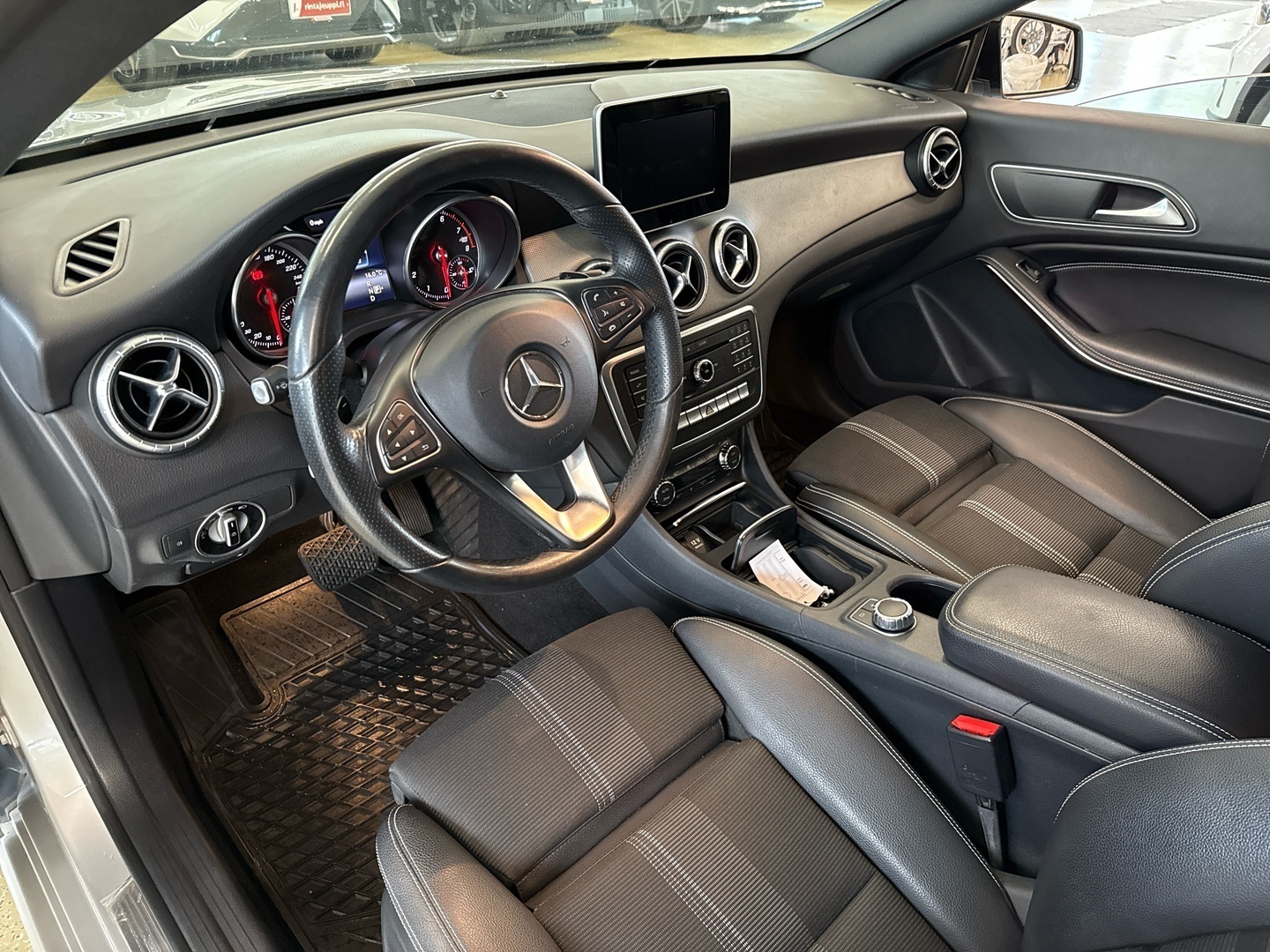 MERCEDES-BENZ CLA 2017