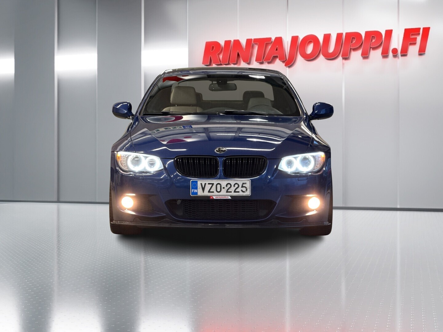 BMW 330 2011