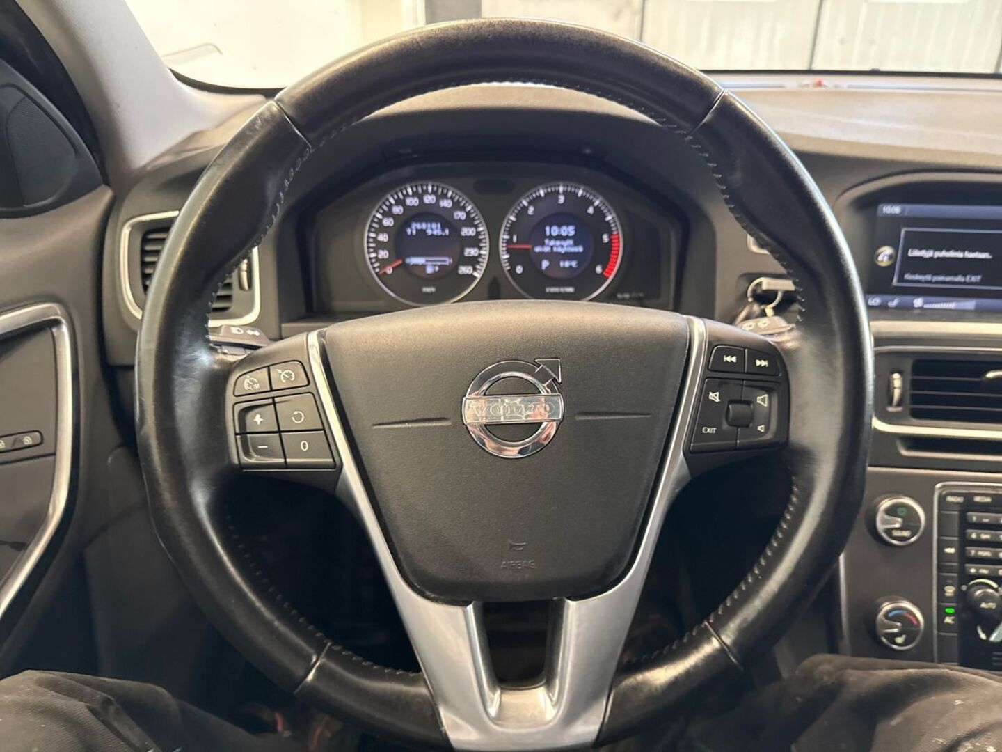 VOLVO V60 23