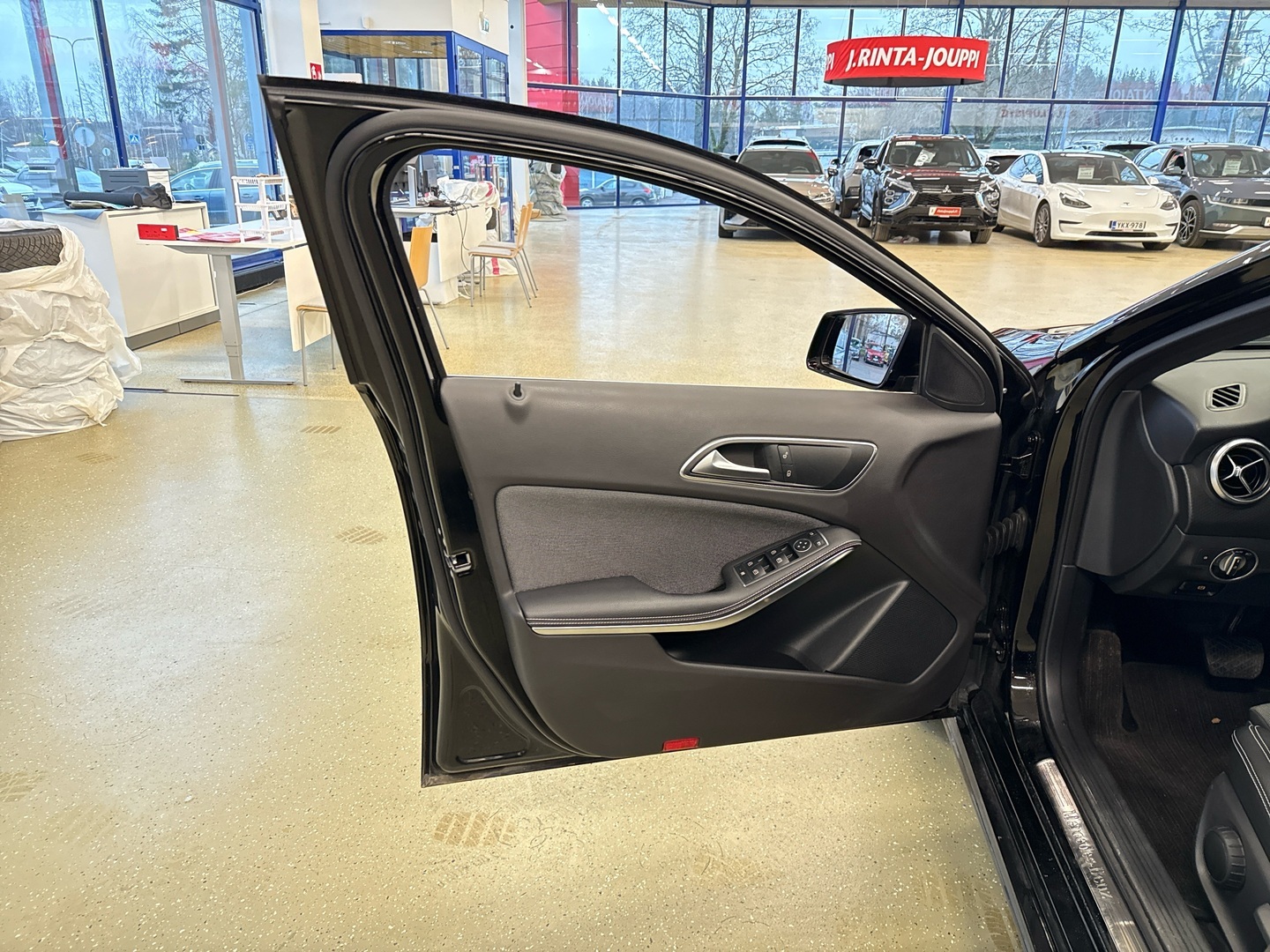 MERCEDES-BENZ A 2018