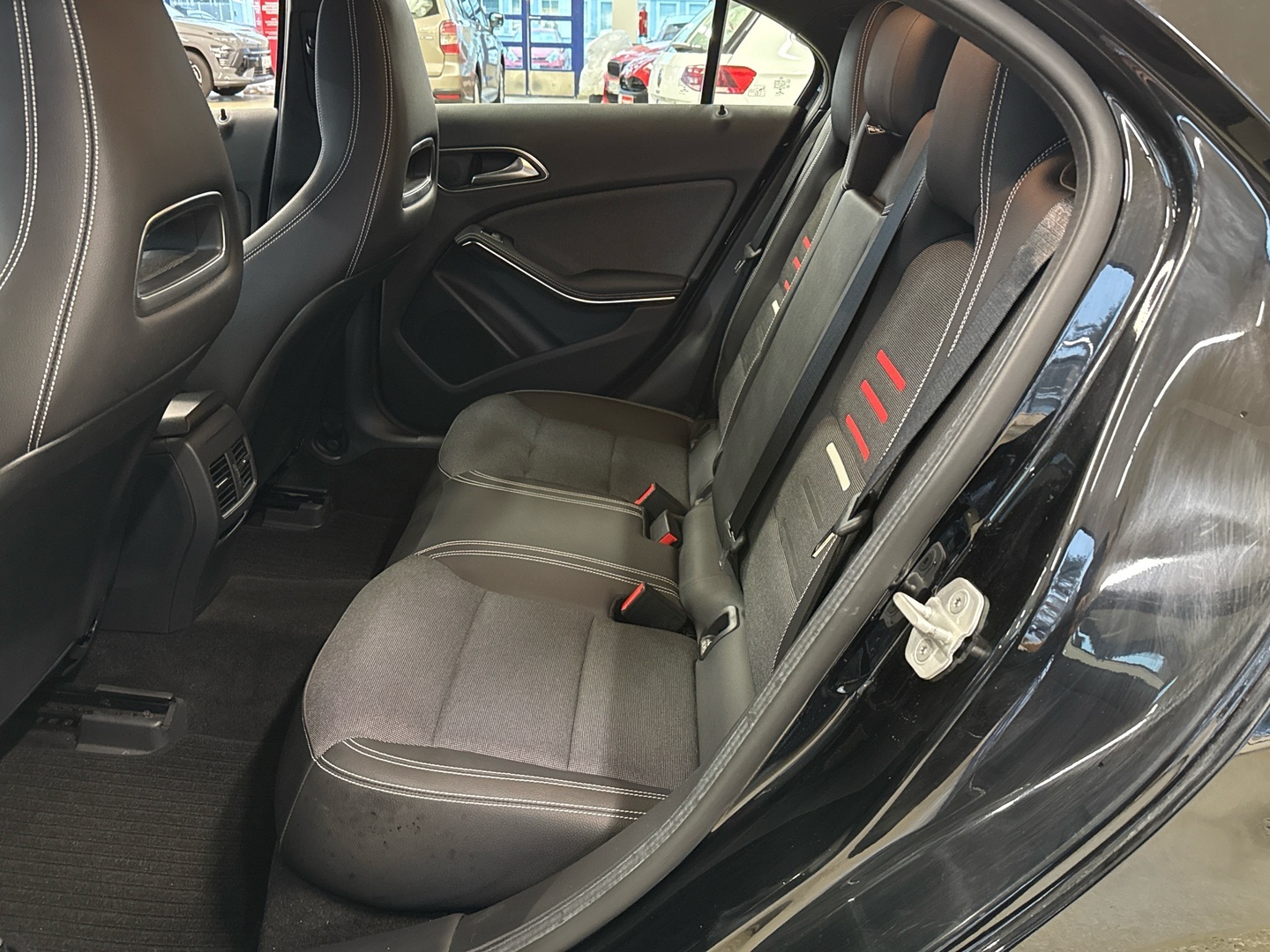 MERCEDES-BENZ A 2018