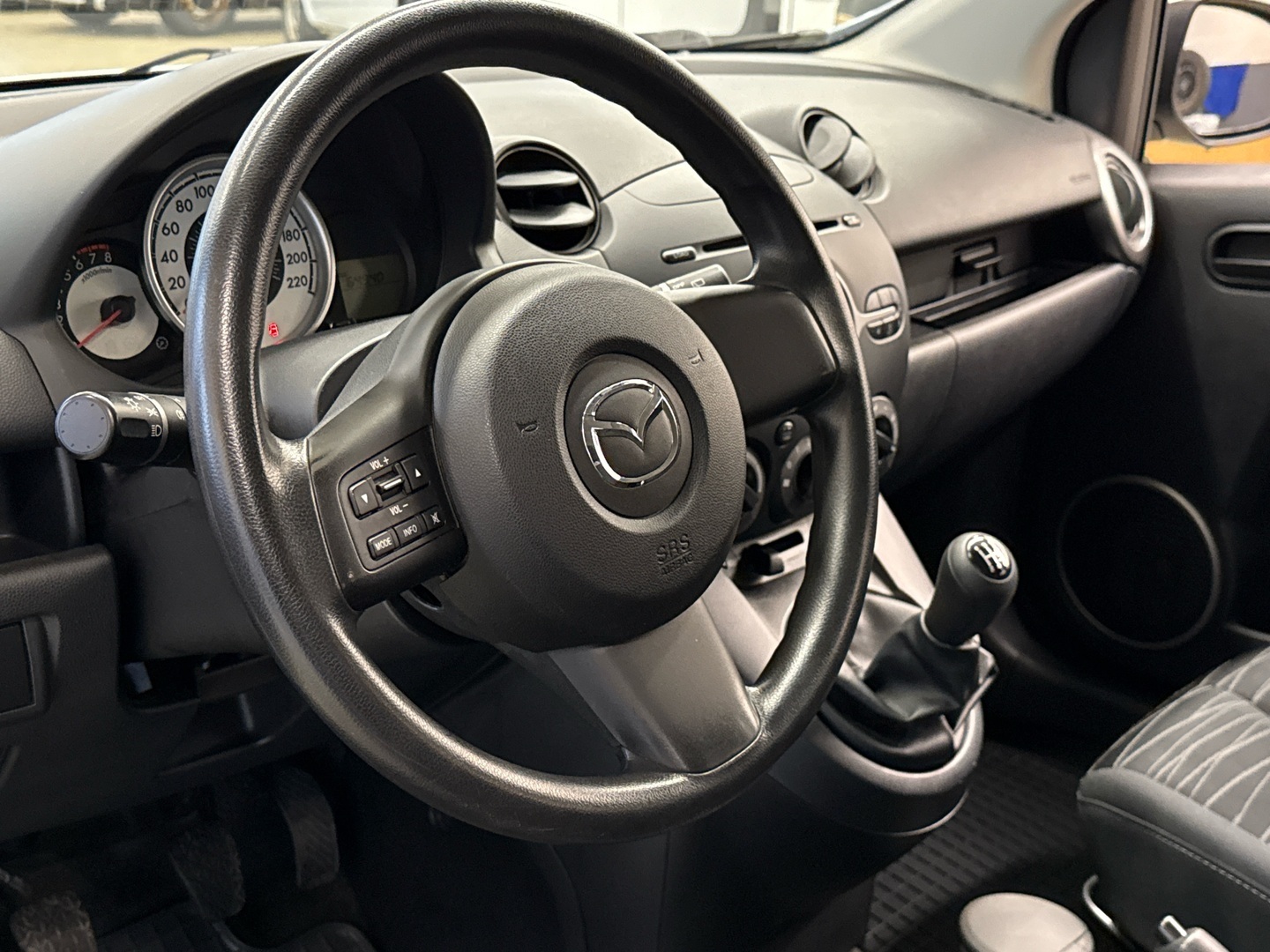 MAZDA Mazda2 2009