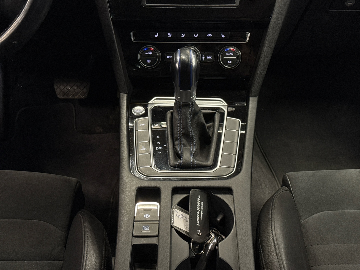 VOLKSWAGEN Passat 2016