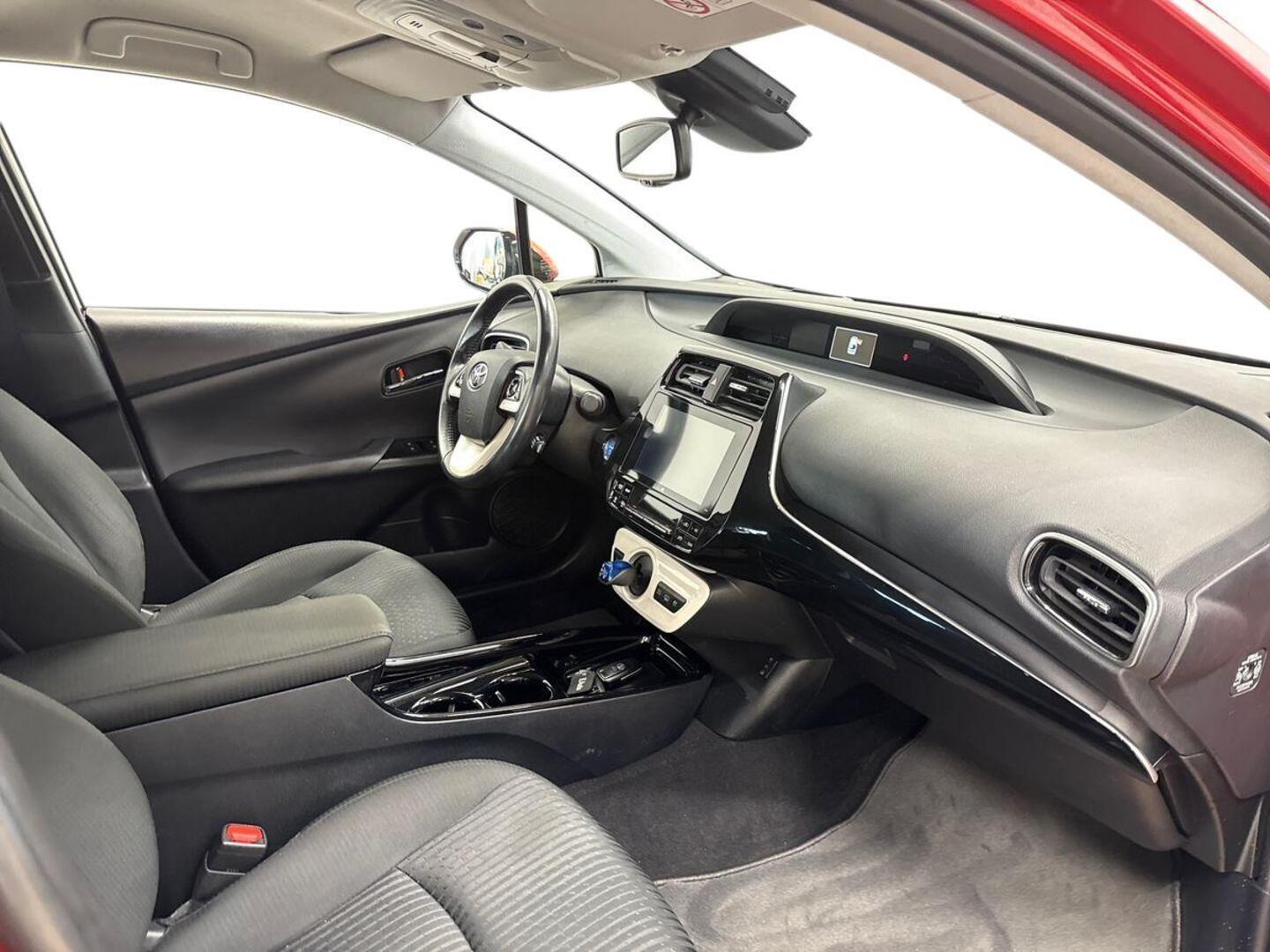 TOYOTA Prius 2019