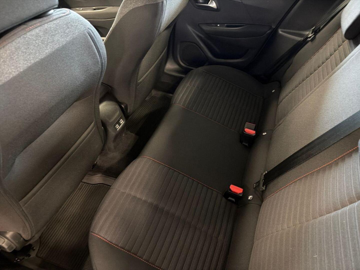 PEUGEOT 208 2022