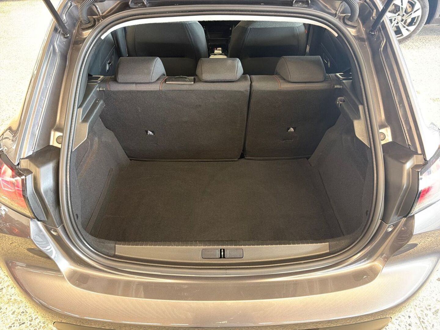 PEUGEOT 208 2022