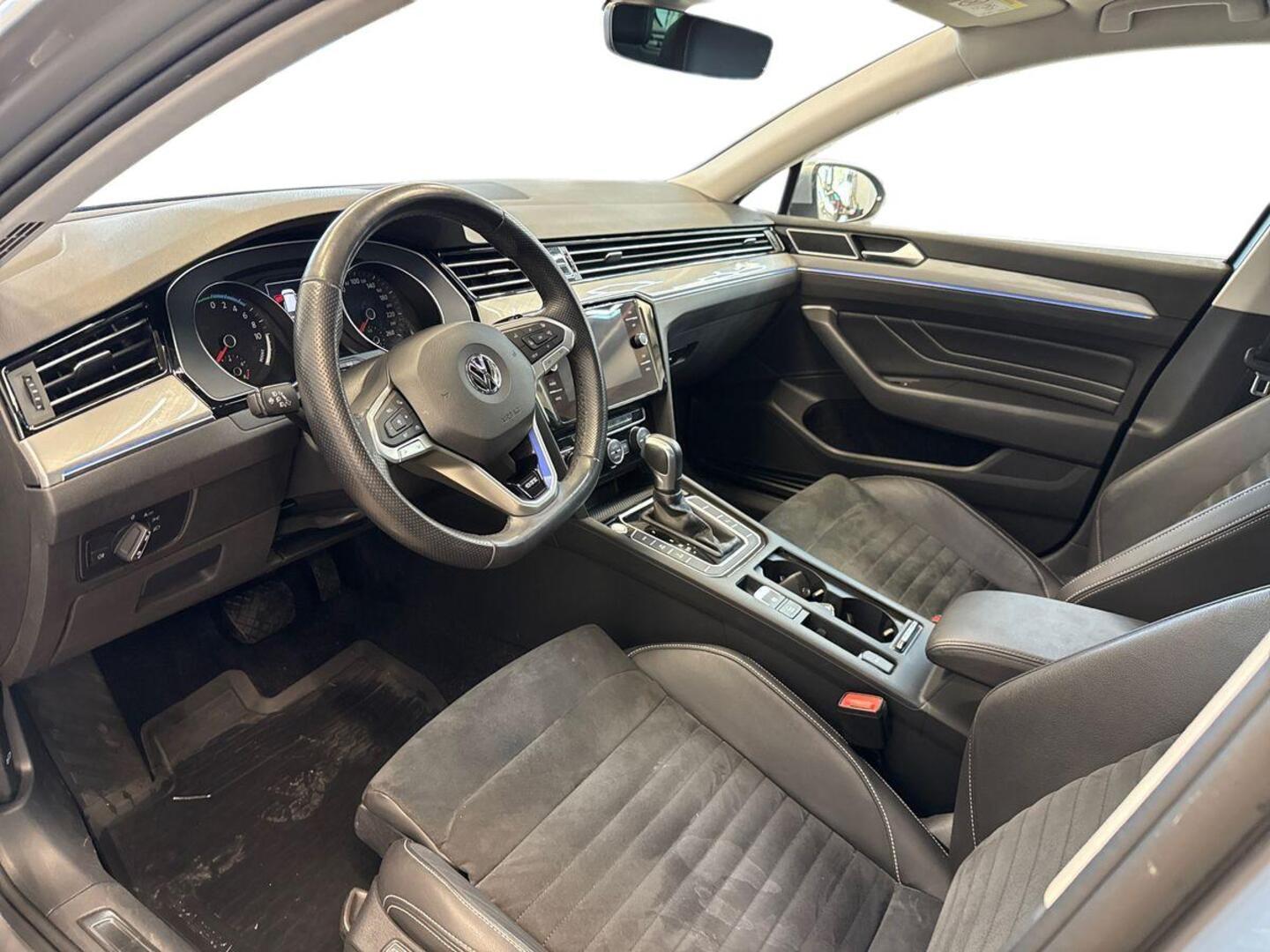 VOLKSWAGEN Passat 2020