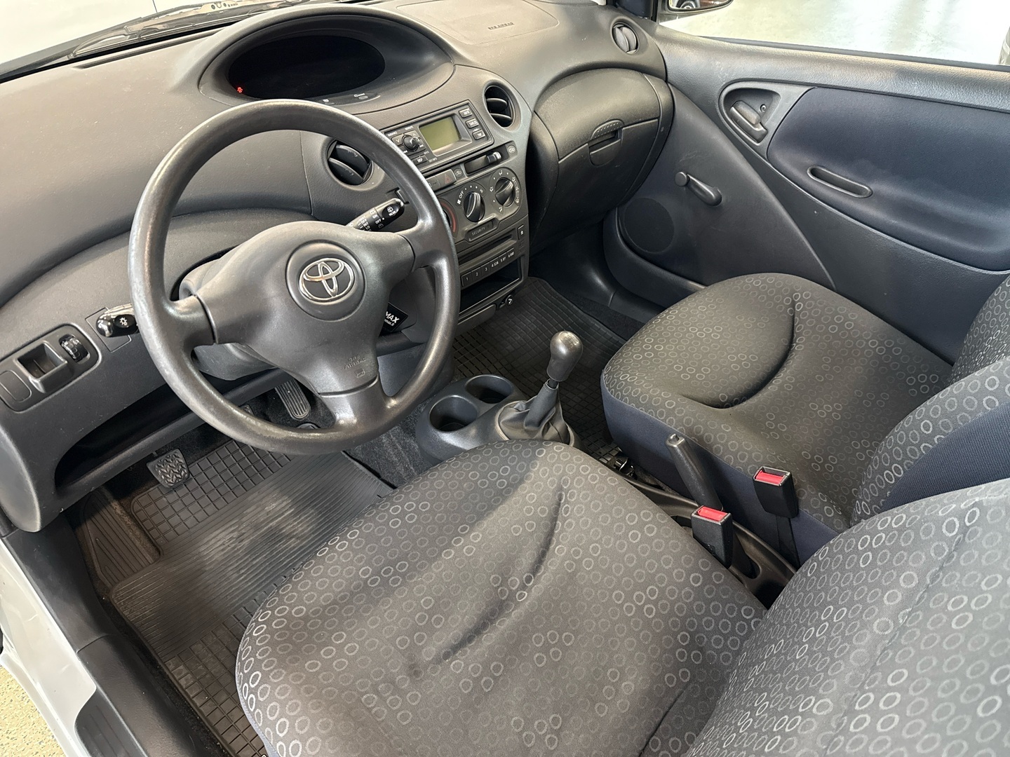 TOYOTA Yaris 2005