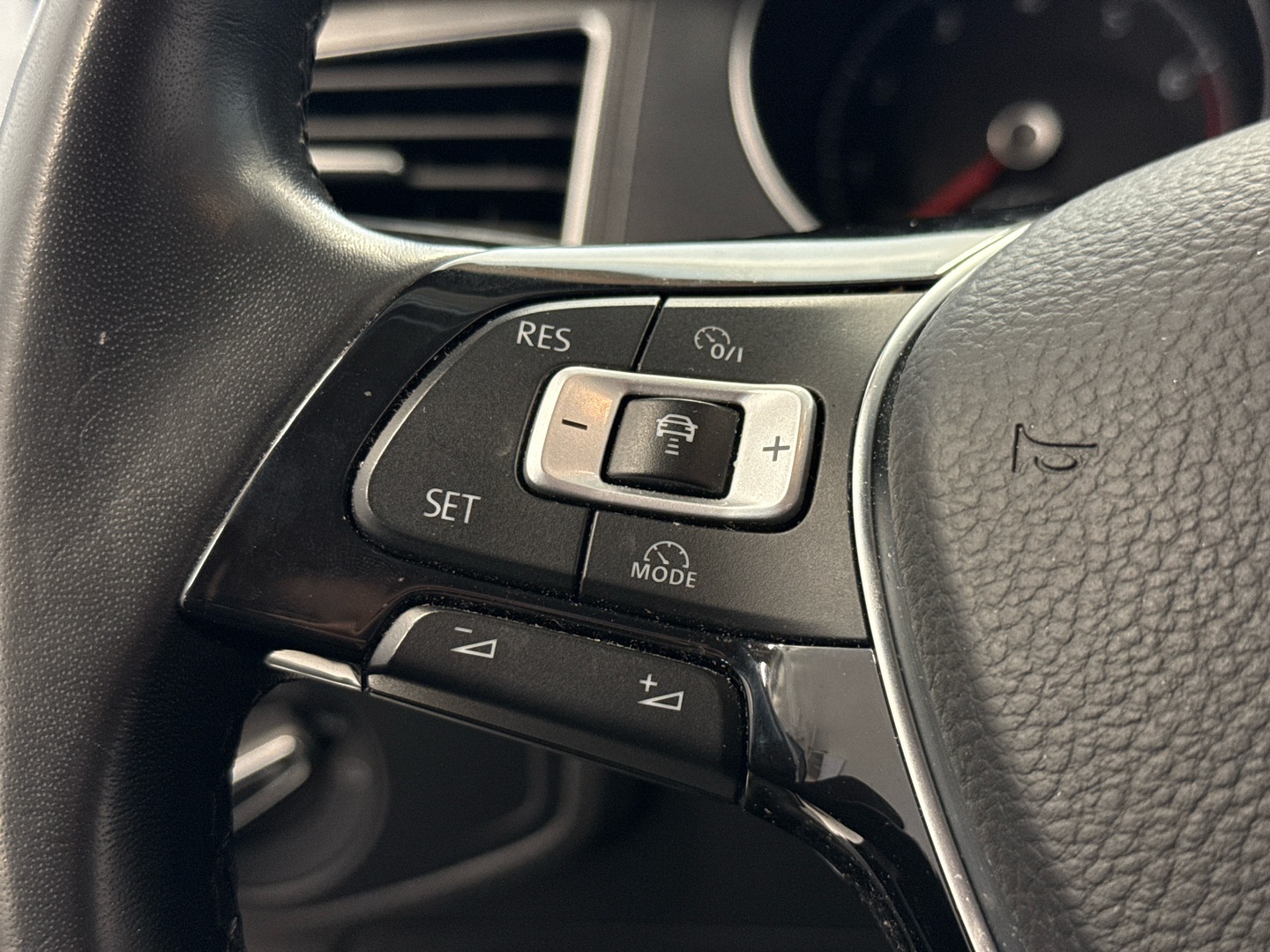 VOLKSWAGEN Golf Sportsvan 2018