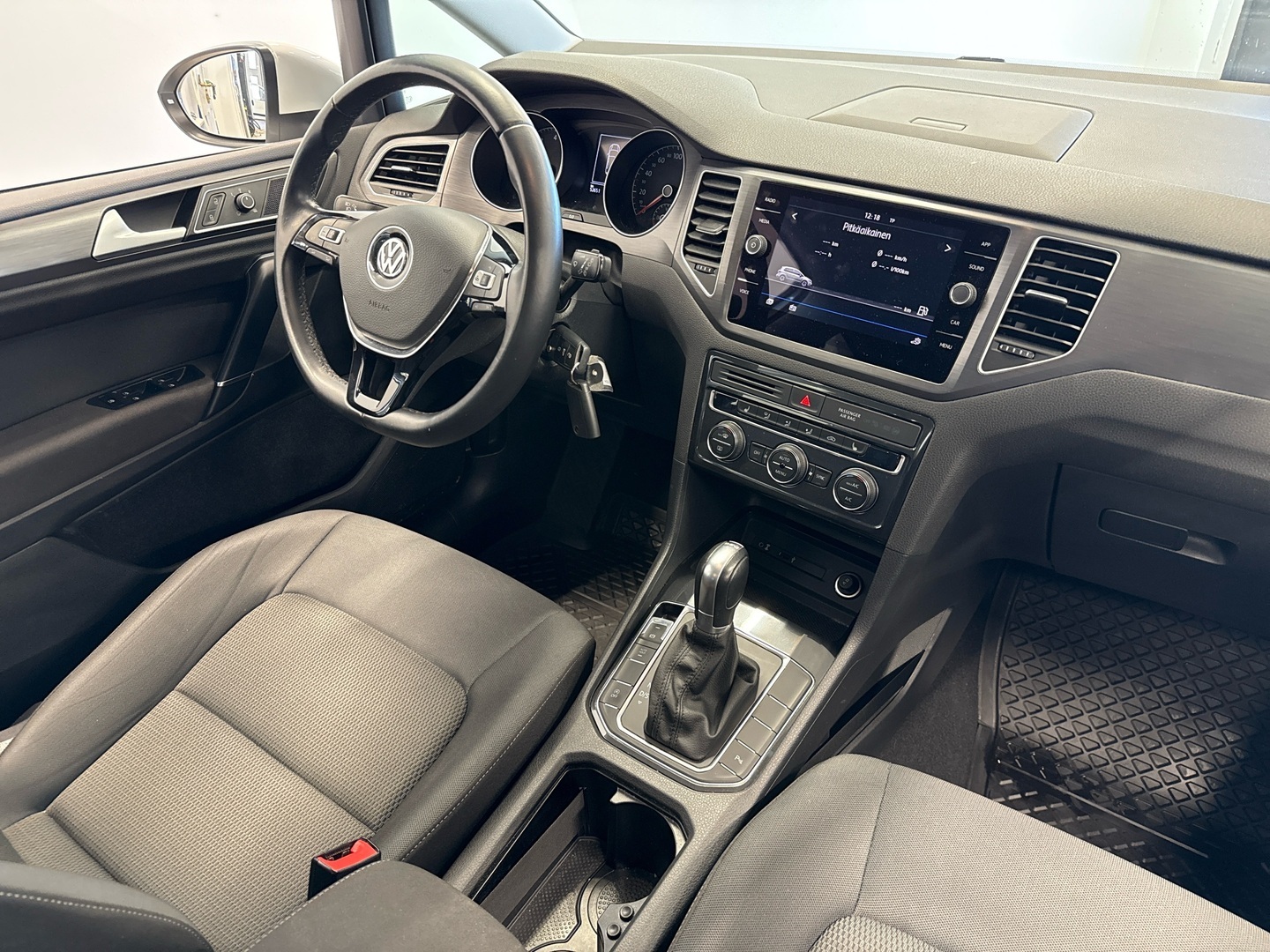 VOLKSWAGEN Golf Sportsvan 2018