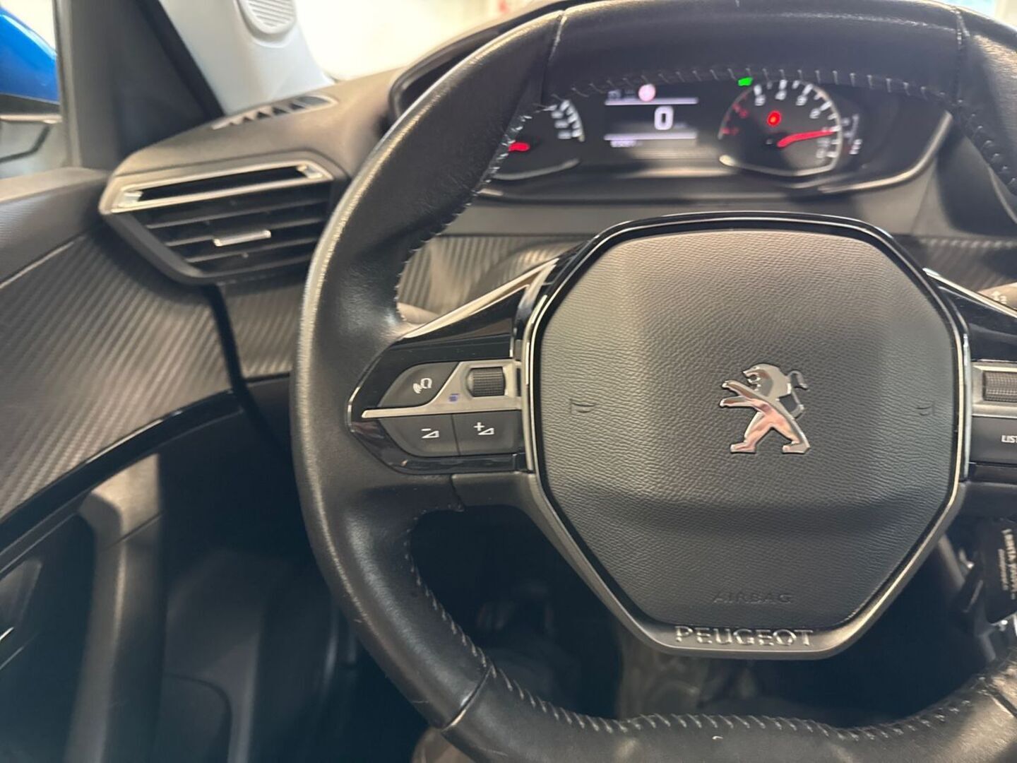 PEUGEOT 2008 2020