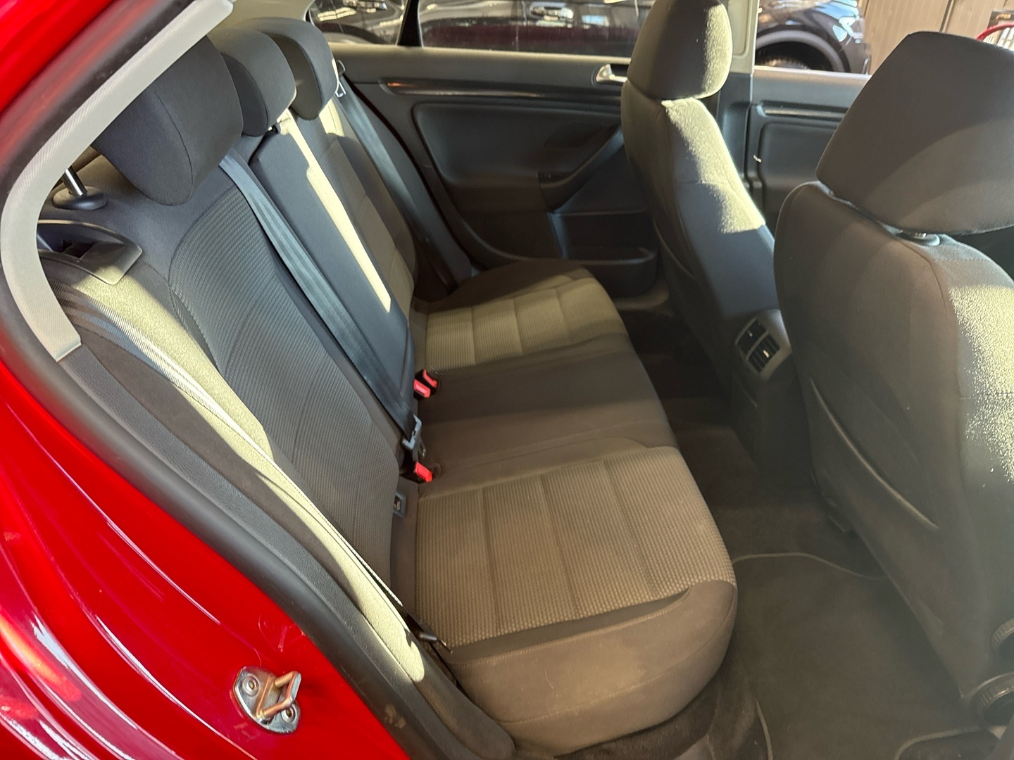 VOLKSWAGEN Jetta 2010