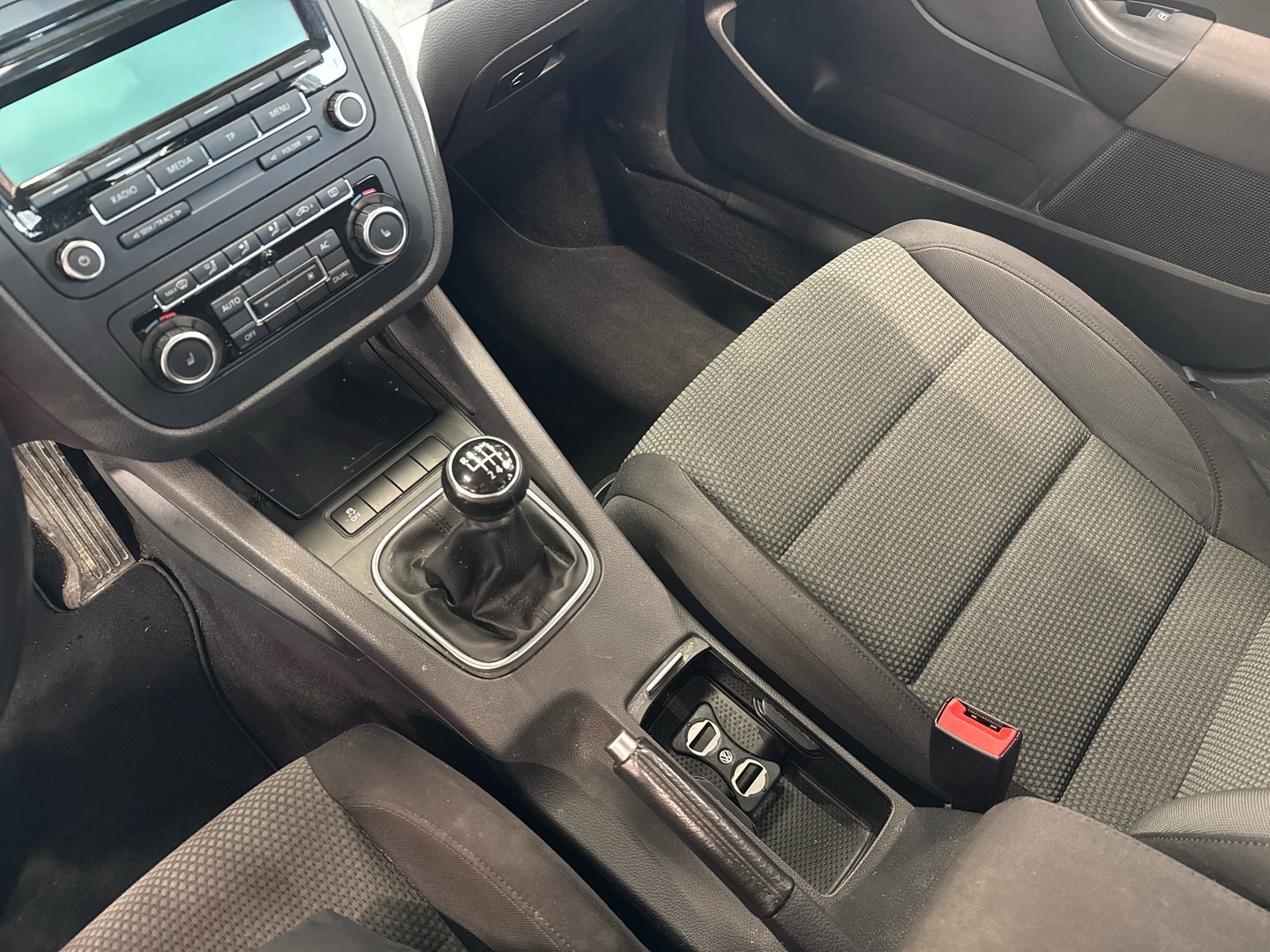 VOLKSWAGEN Jetta 2010