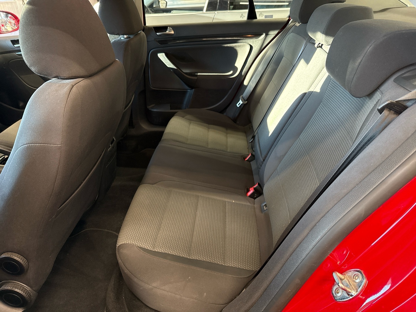 VOLKSWAGEN Jetta 2010