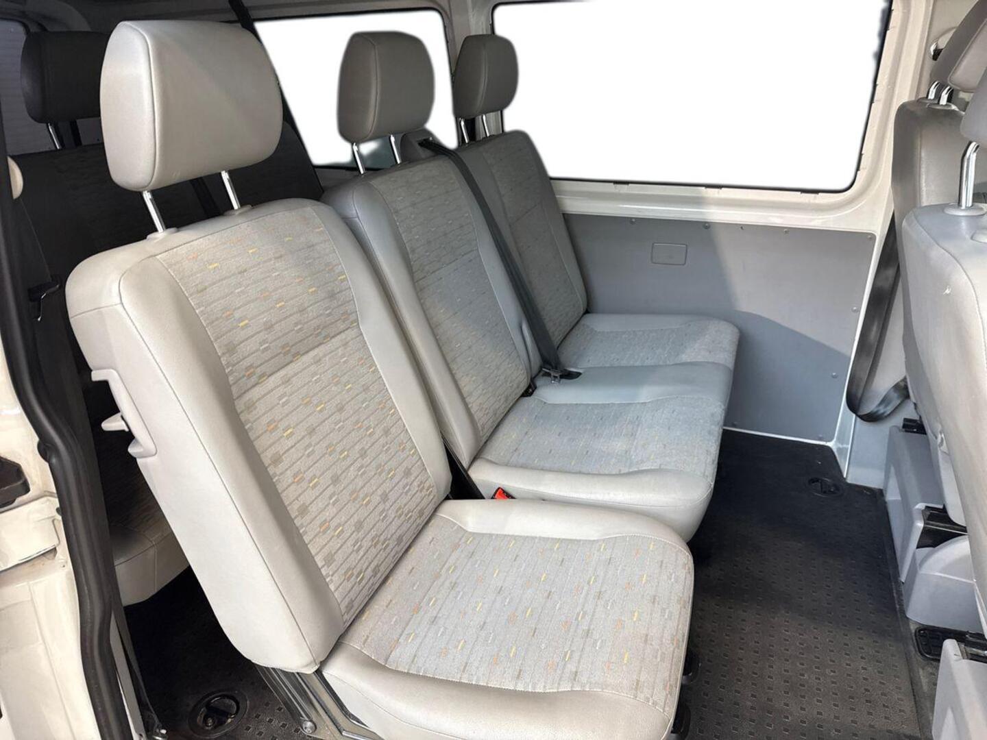 VOLKSWAGEN Transporter 2010