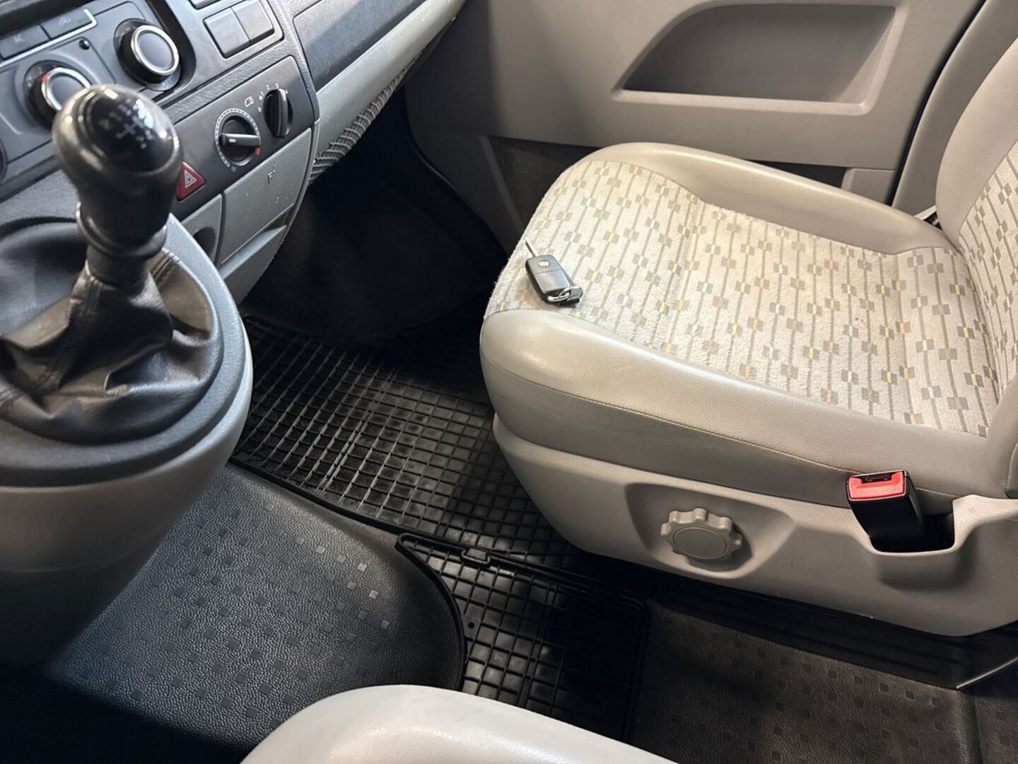 VOLKSWAGEN Transporter 2010