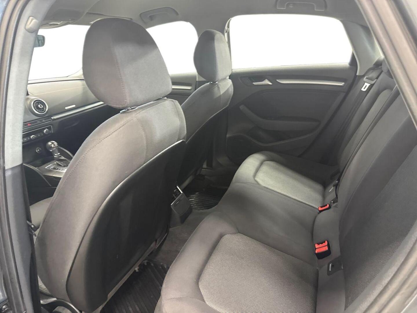 AUDI A3 10