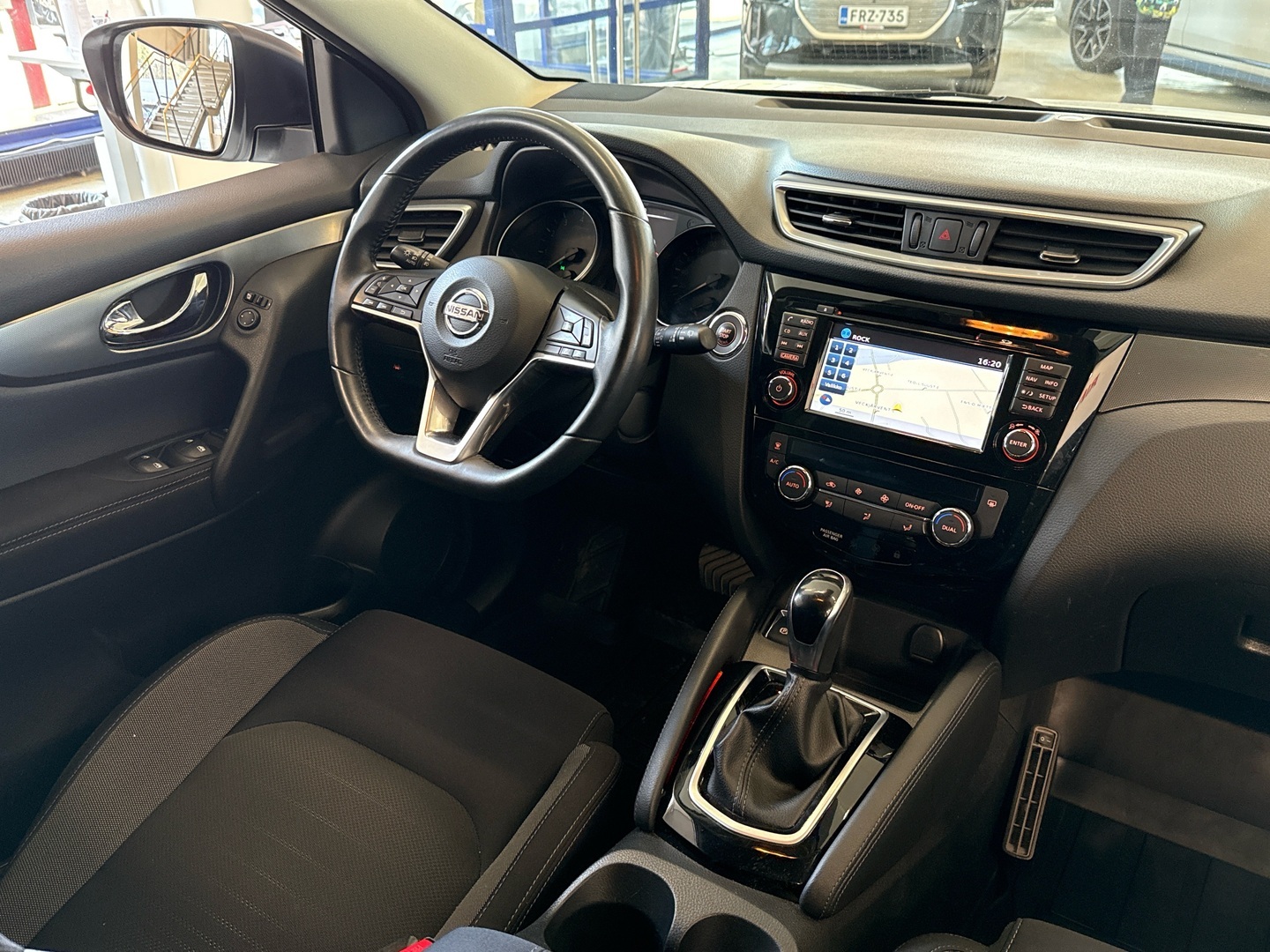 NISSAN Qashqai 2018