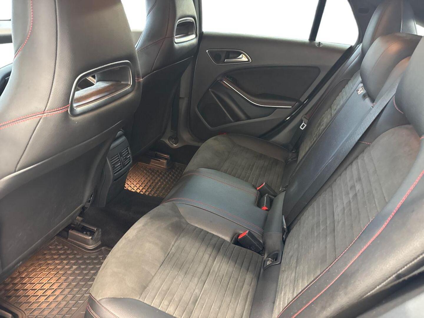MERCEDES-BENZ CLA 2015