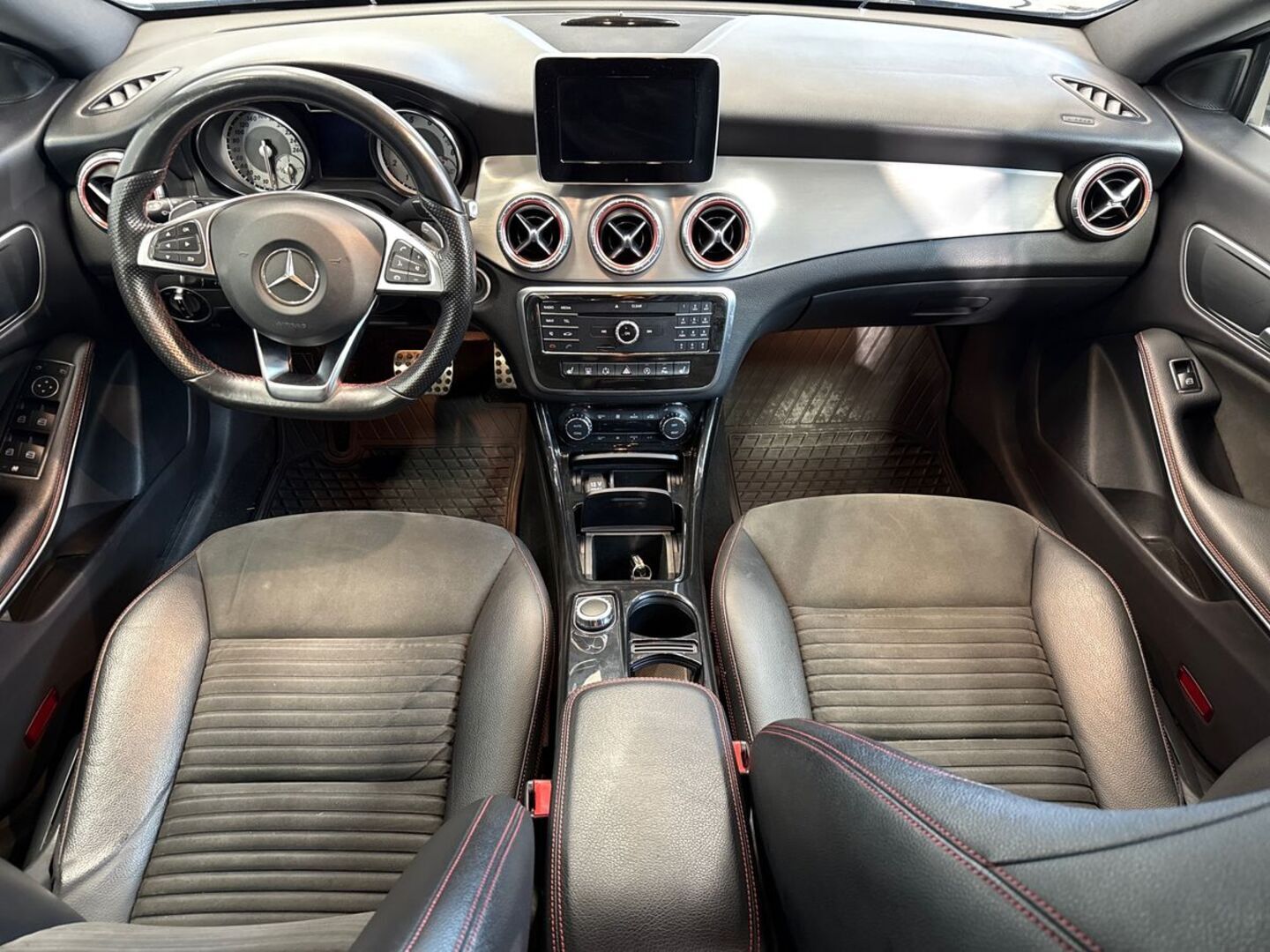 MERCEDES-BENZ CLA 2015