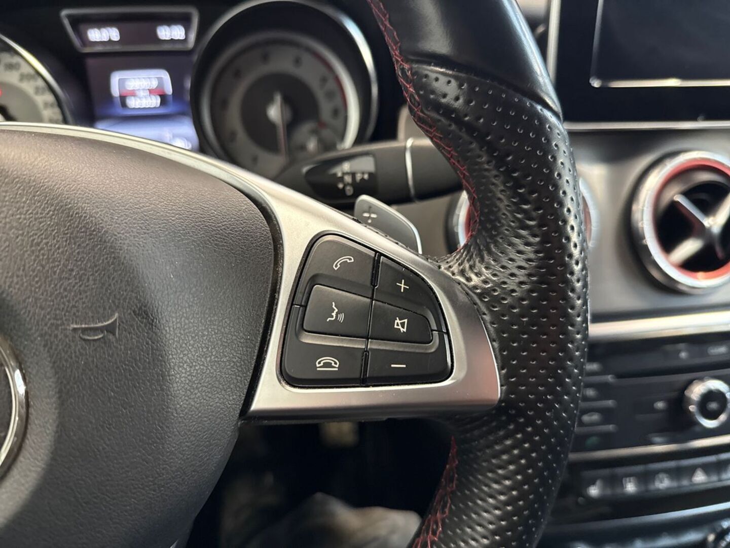 MERCEDES-BENZ CLA 2015